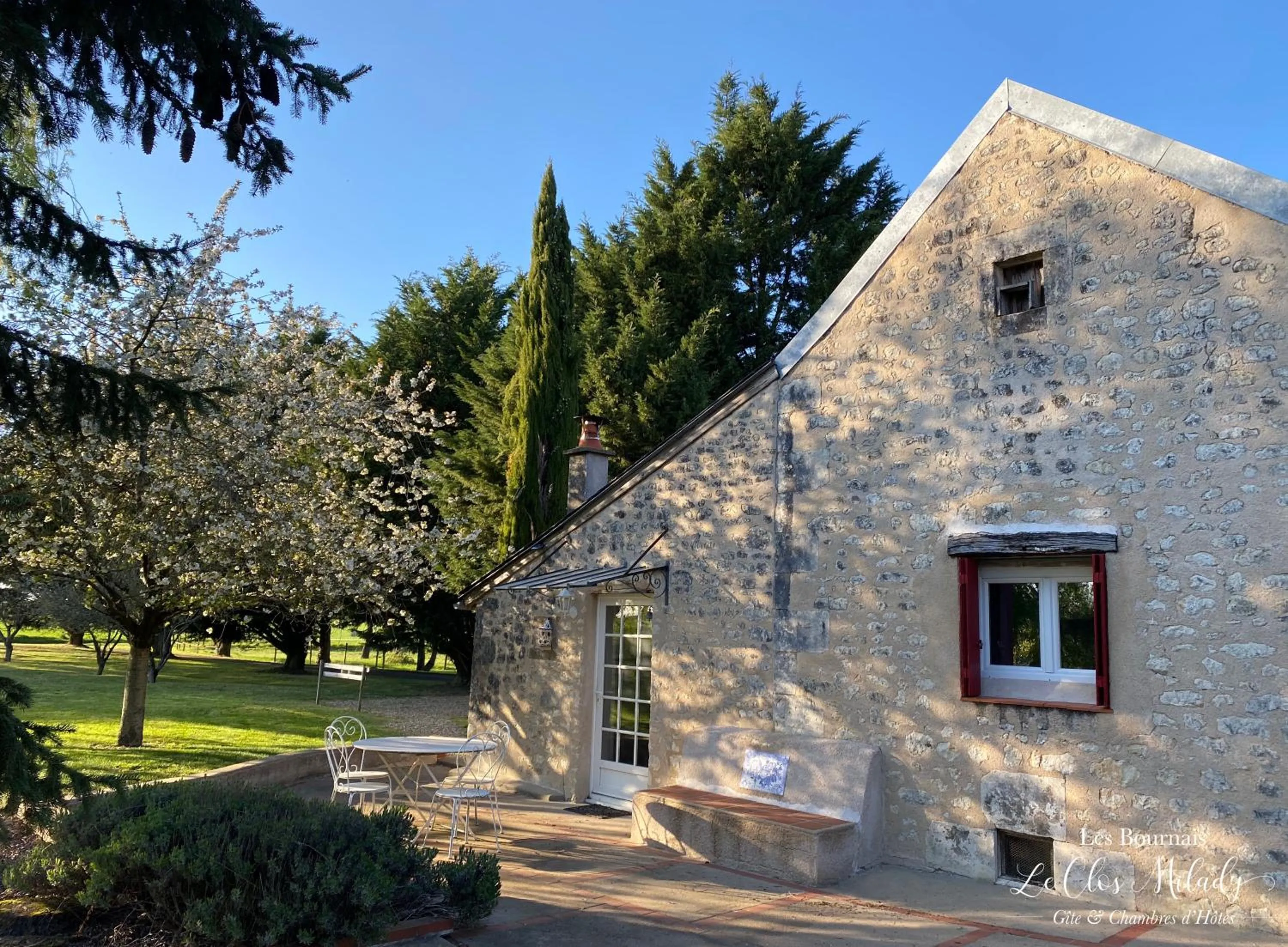 Property building in Chambres d'Hôtes Les Bournais - Le Clos Milady