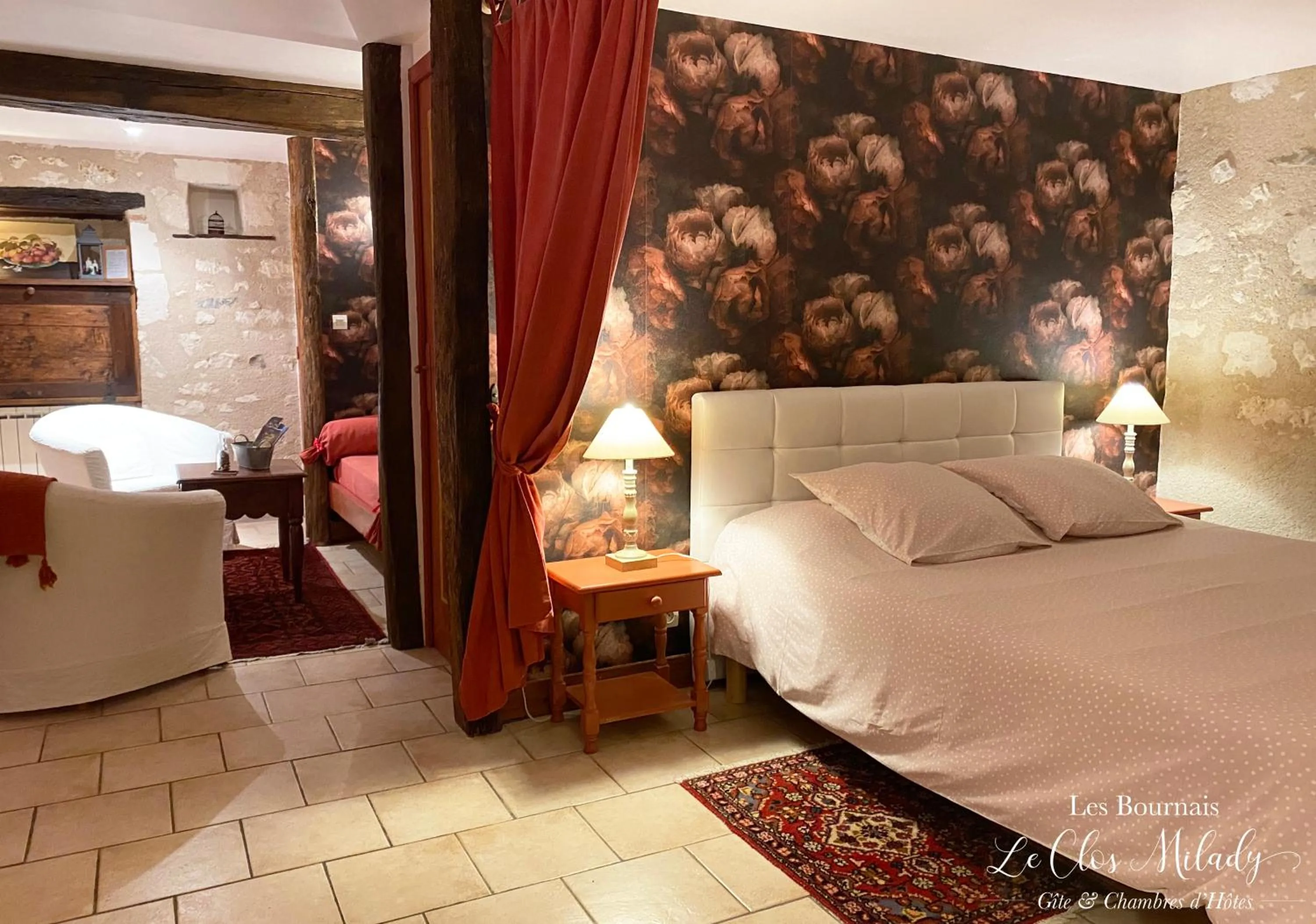 Bed in Chambres d'Hôtes Les Bournais - Le Clos Milady