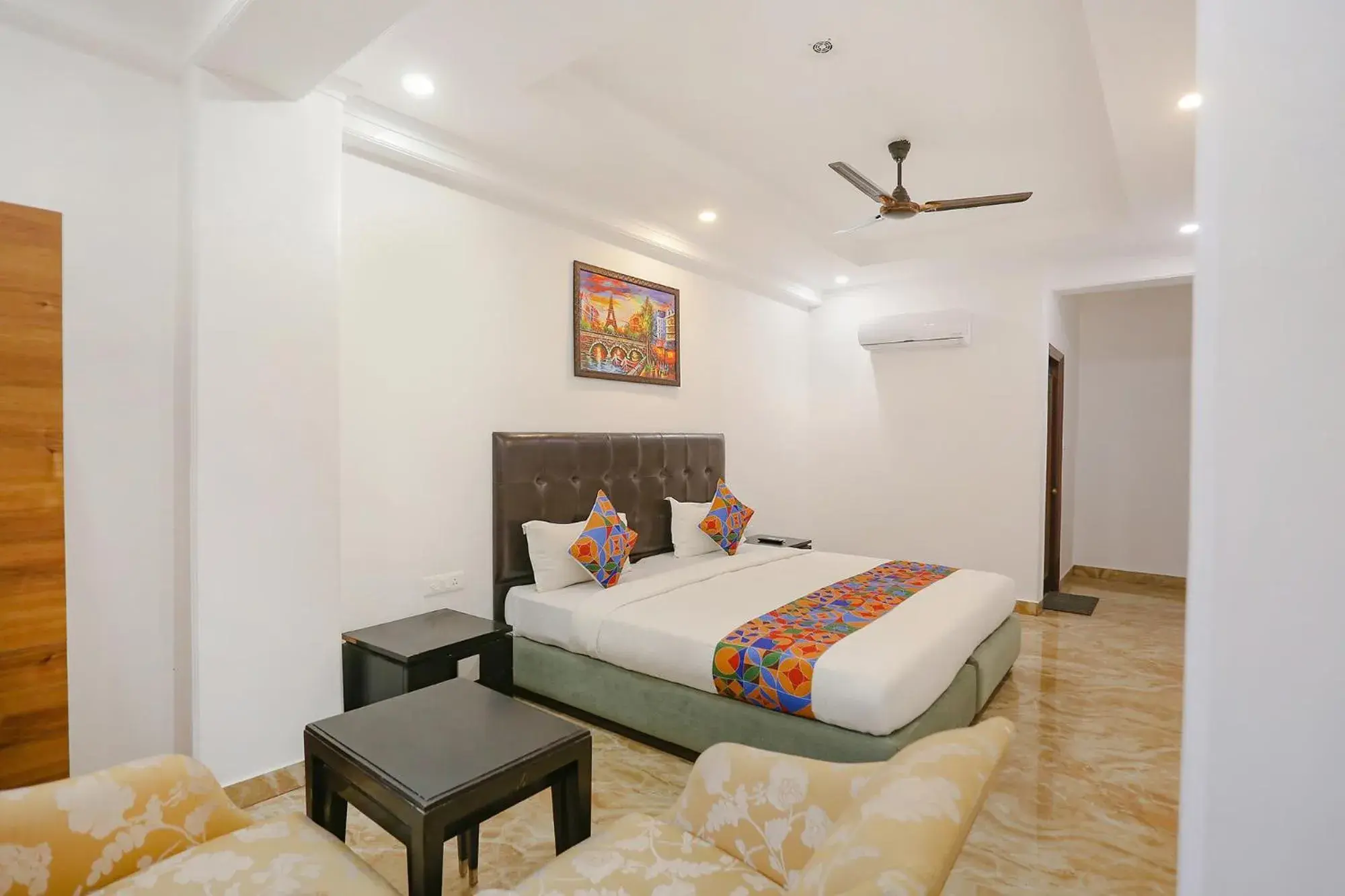 Deluxe Room - single occupancy in FabHotel Taj Residency Deluxe Room - single occupancy in FabHotel Taj Residency