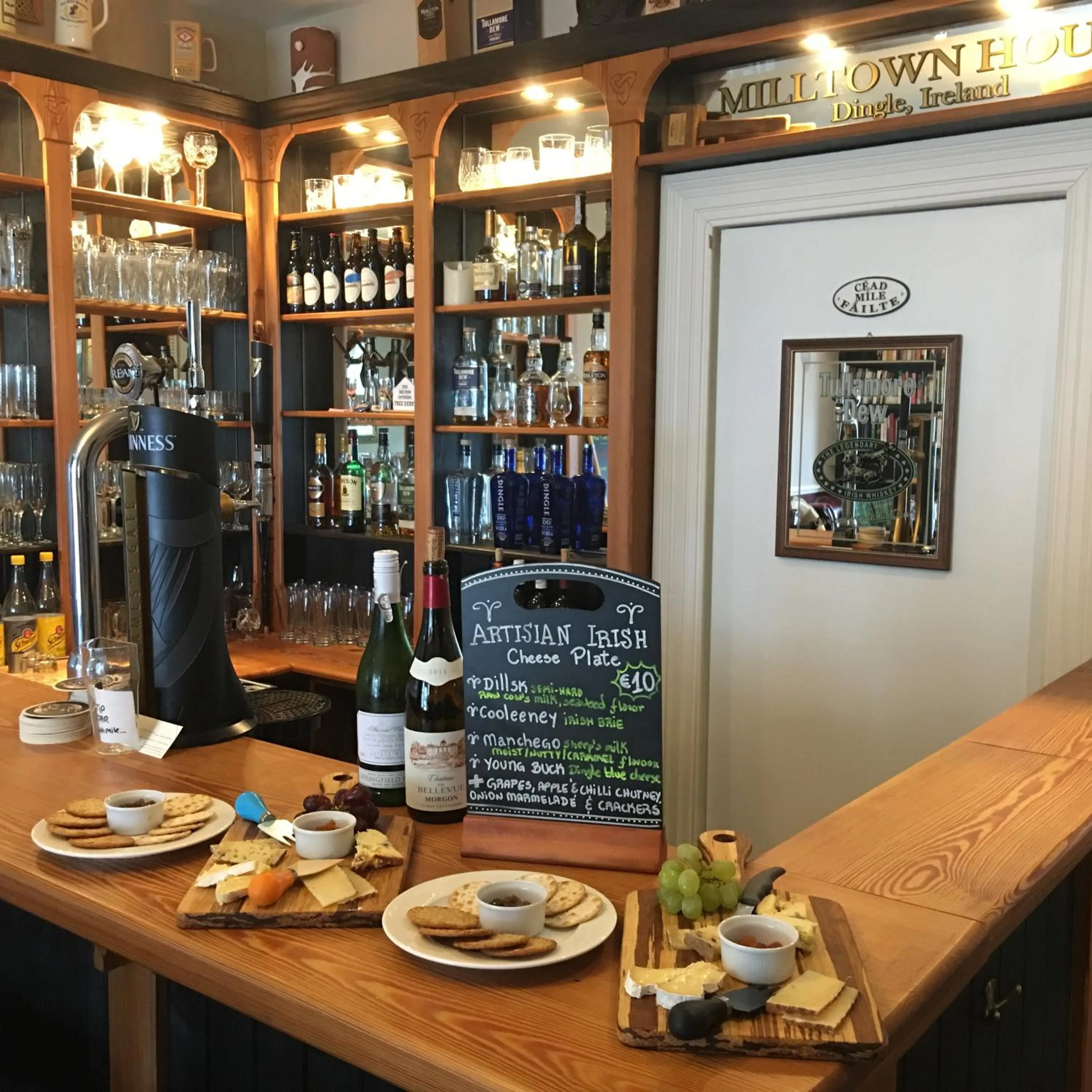 Lounge or bar in Milltown House Dingle