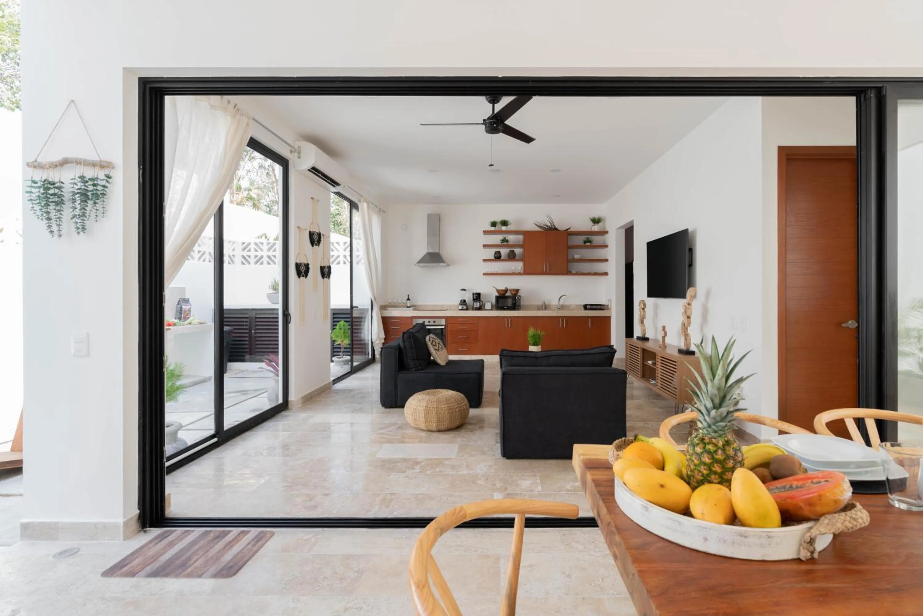 Kitchen or kitchenette in Tulum Cozy 3 Bedrooms Townhome-Centrally Located-Gated-WIFI