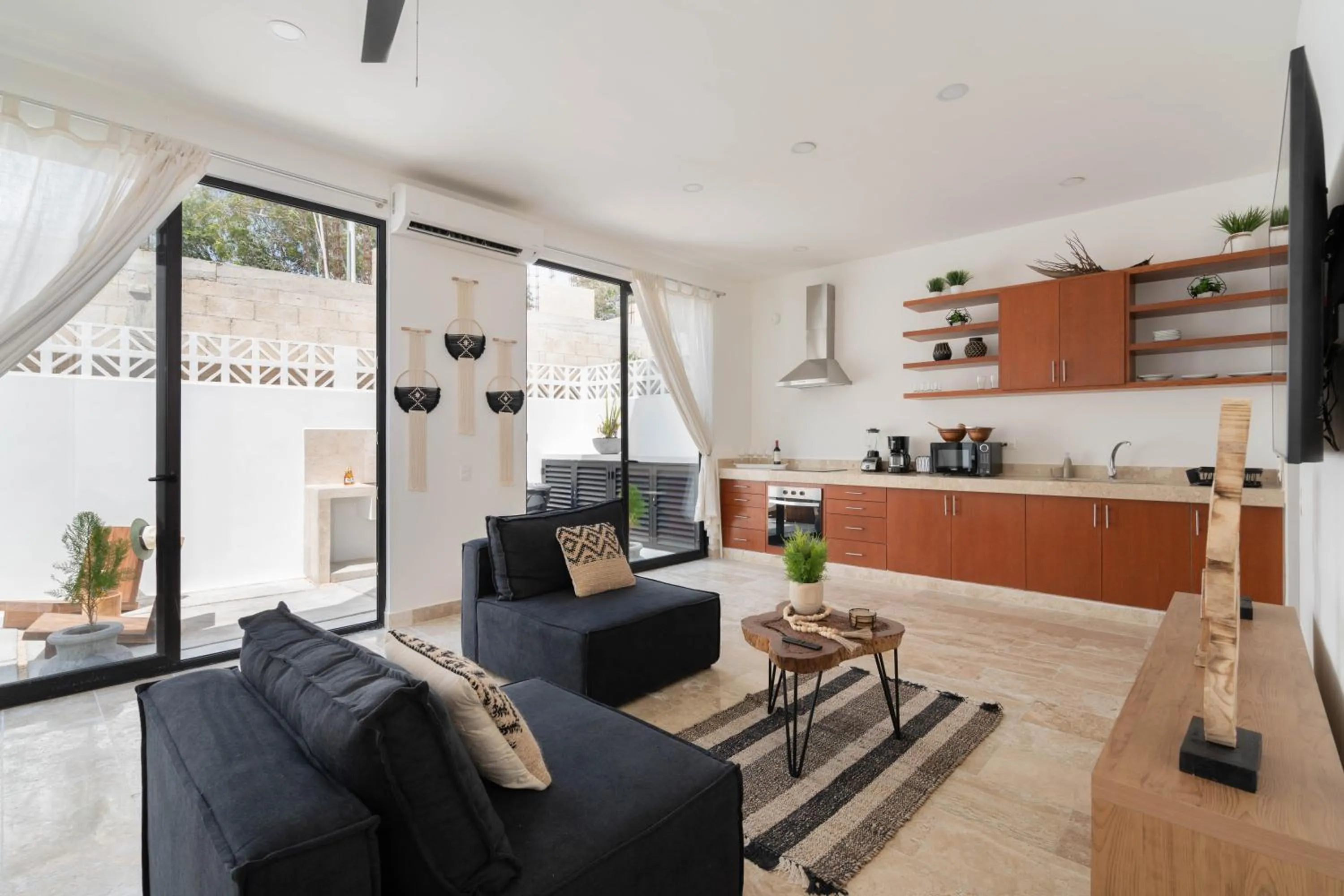 TV and multimedia in Tulum Cozy 3 Bedrooms Townhome-Centrally Located-Gated-WIFI