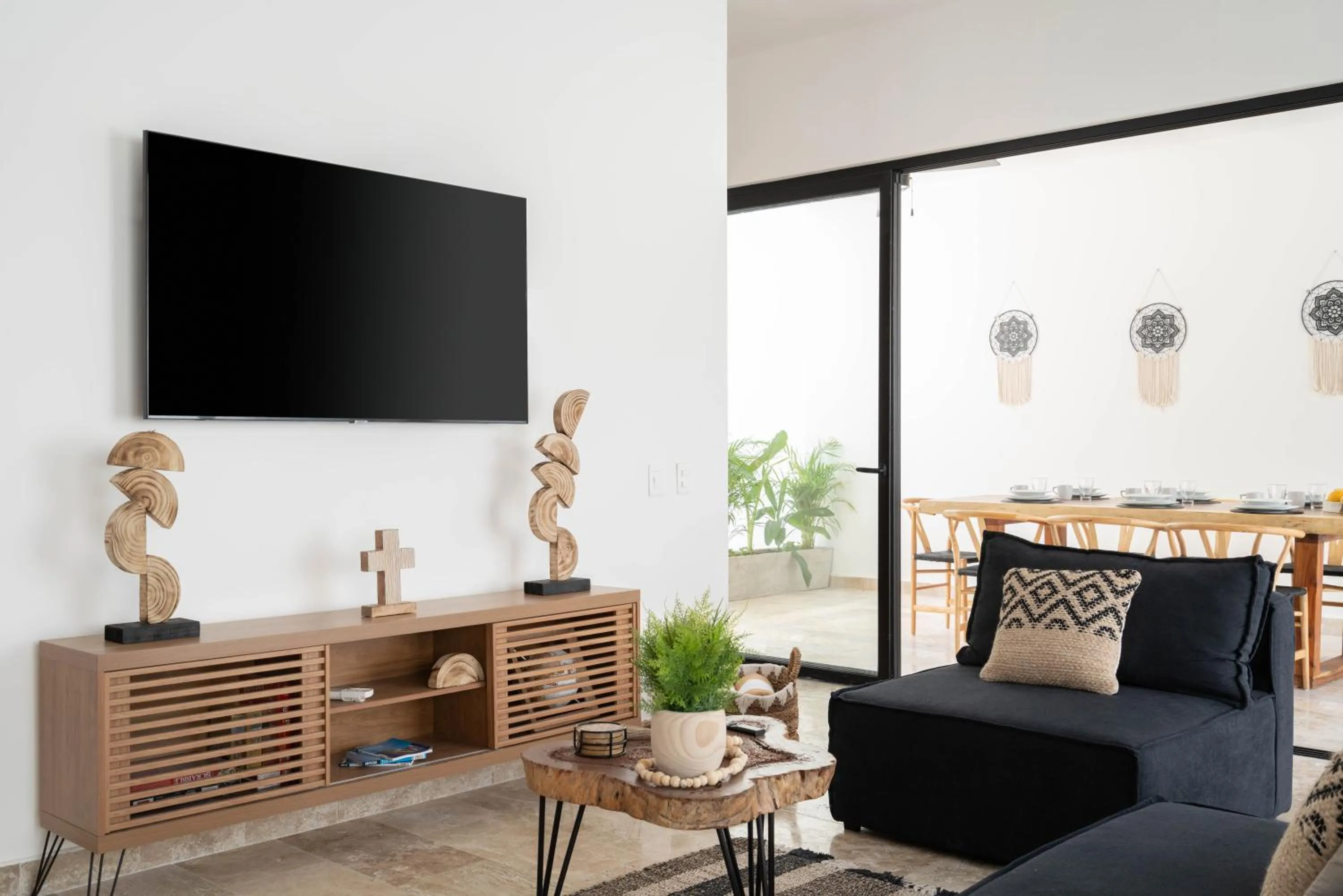 Communal lounge/ TV room in Tulum Cozy 3 Bedrooms Townhome-Centrally Located-Gated-WIFI