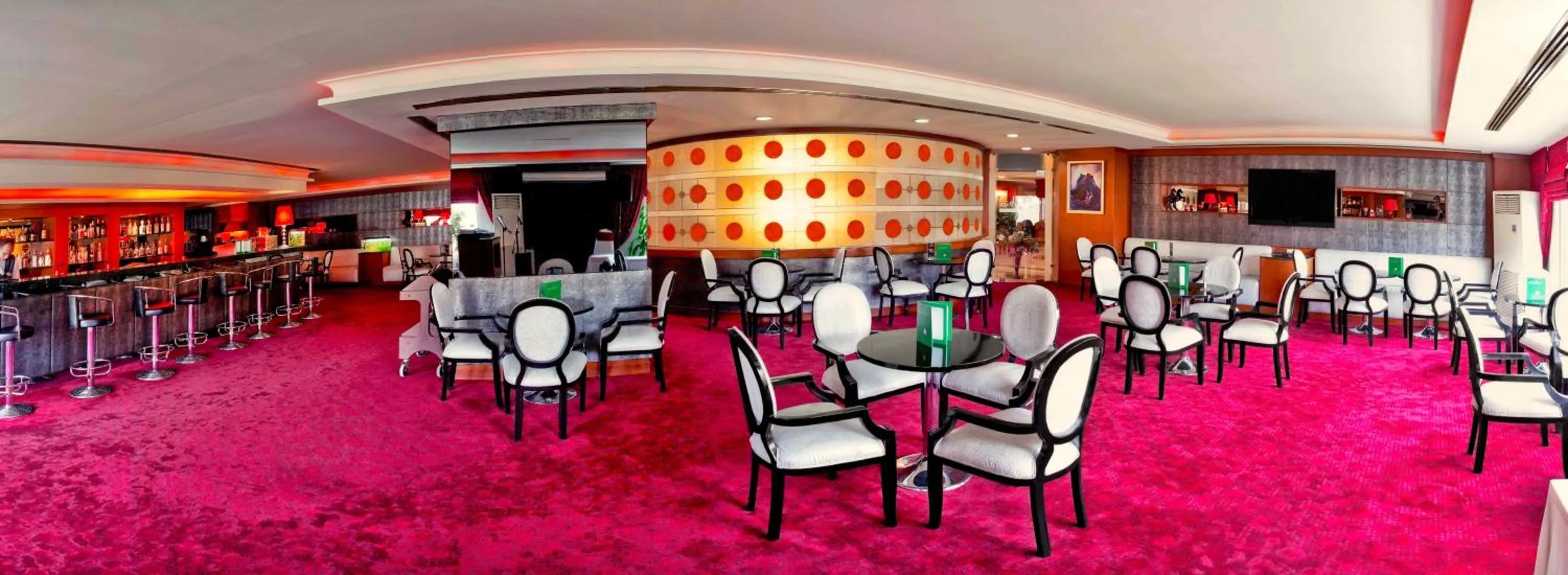 Lounge or bar in The Green Park Bostancı