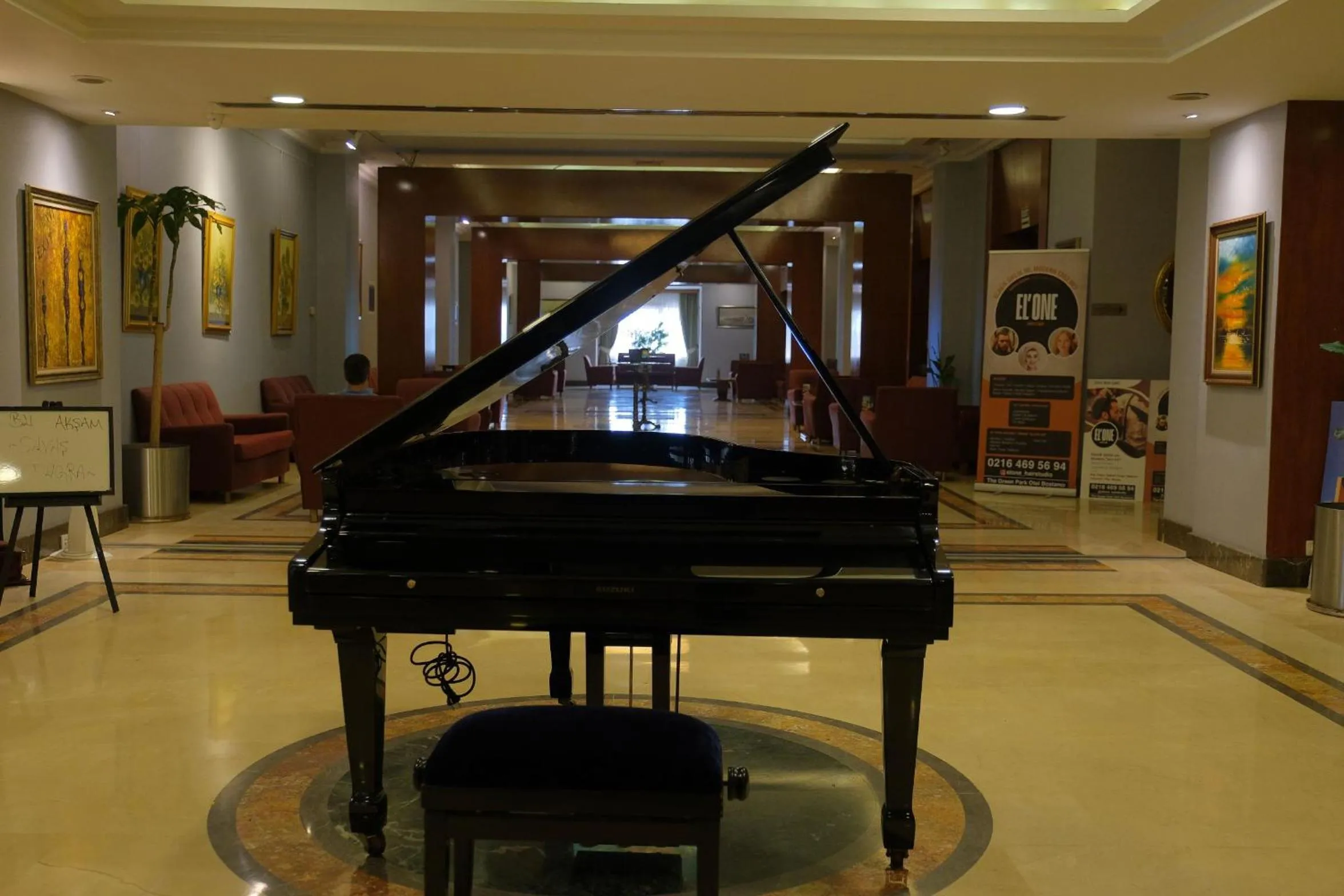 Lobby or reception in The Green Park Bostancı
