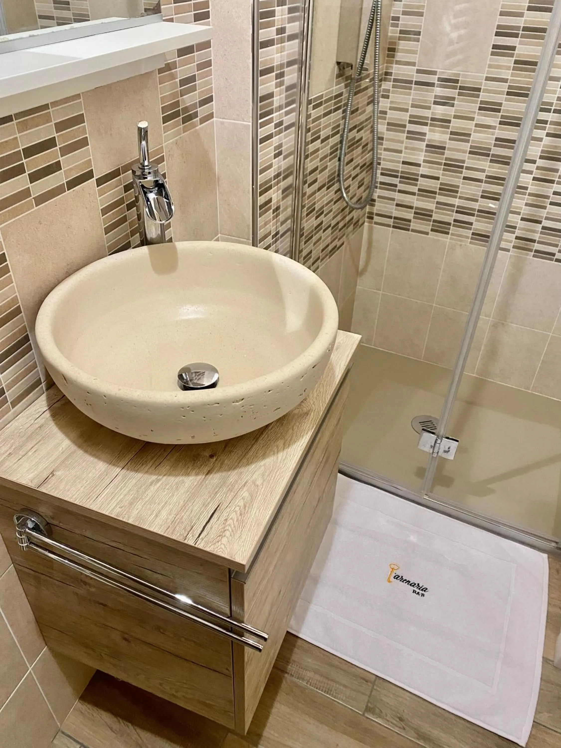 Shower in B&B L'Arenaria