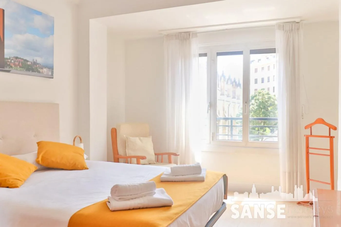 Bed in Apartamento Colón by SanSe Holidays