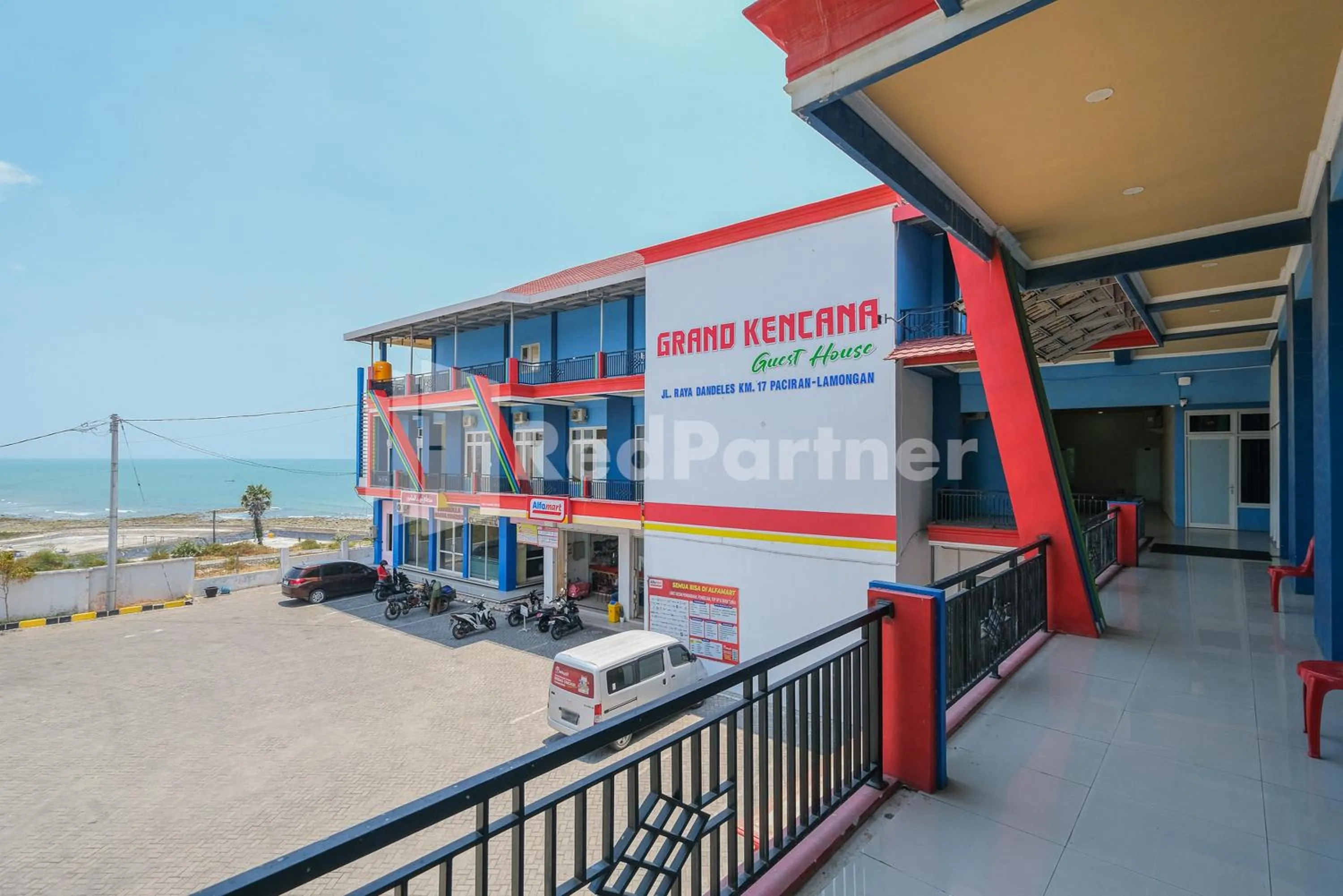 Property building in Grand Kencana Guesthouse Syariah near Wisata Bahari Lamongan