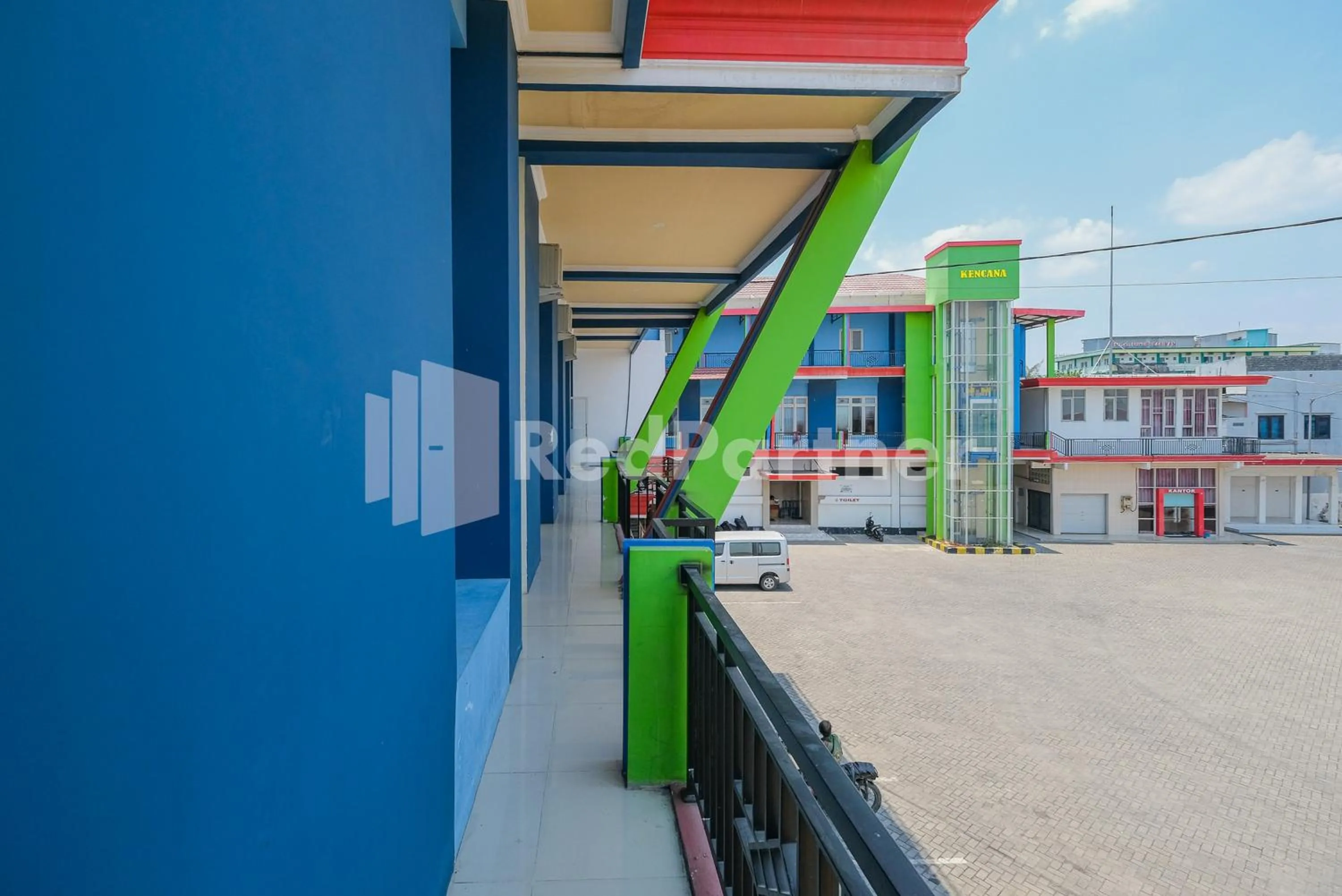 Property building in Grand Kencana Guesthouse Syariah near Wisata Bahari Lamongan