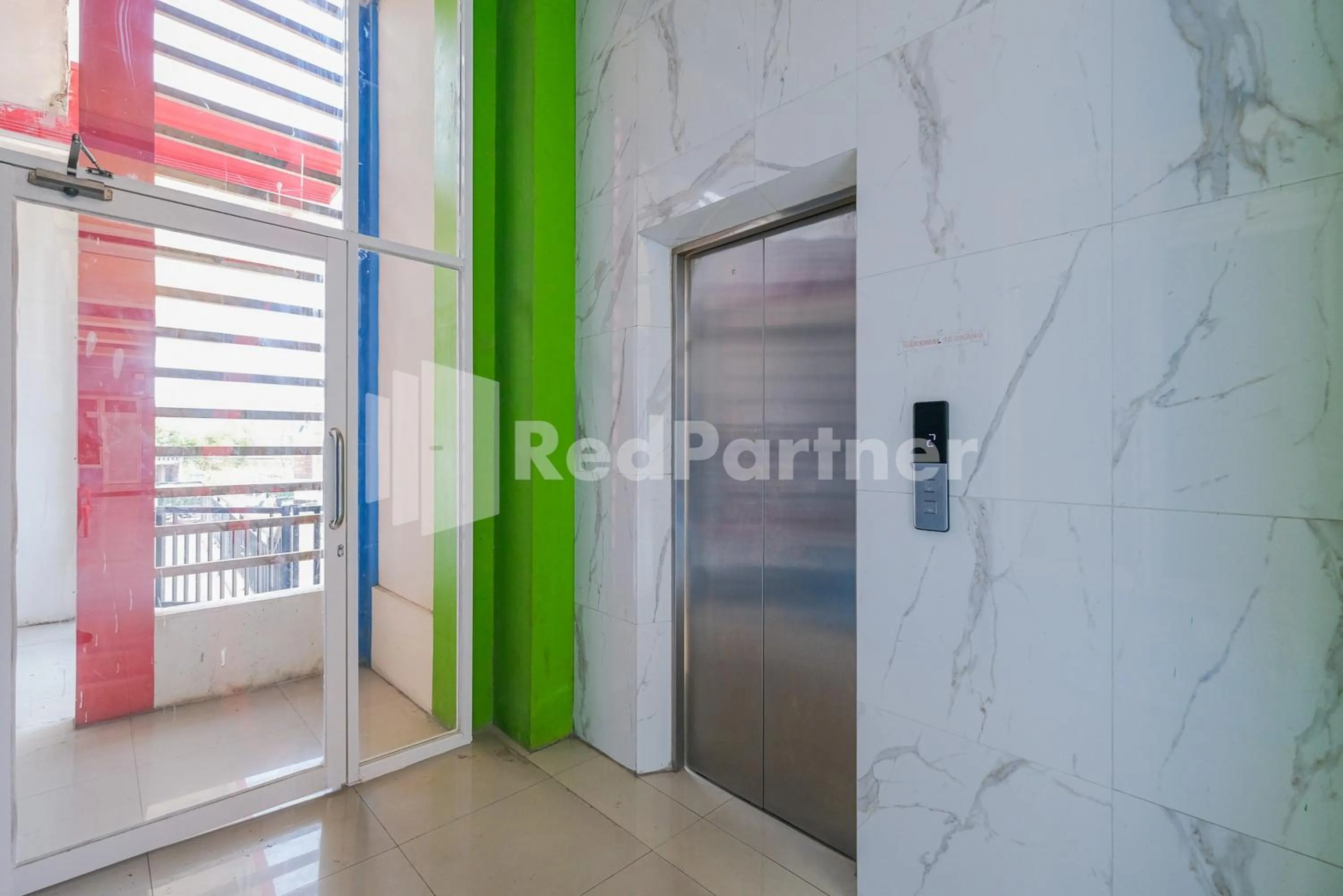 Property building in Grand Kencana Guesthouse Syariah near Wisata Bahari Lamongan