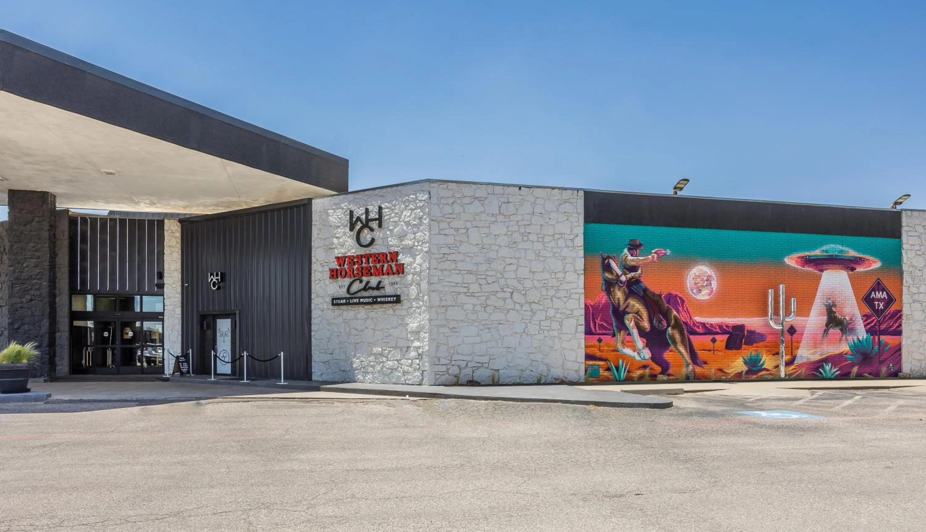 Property building in Cactus Cove Inn and Suites