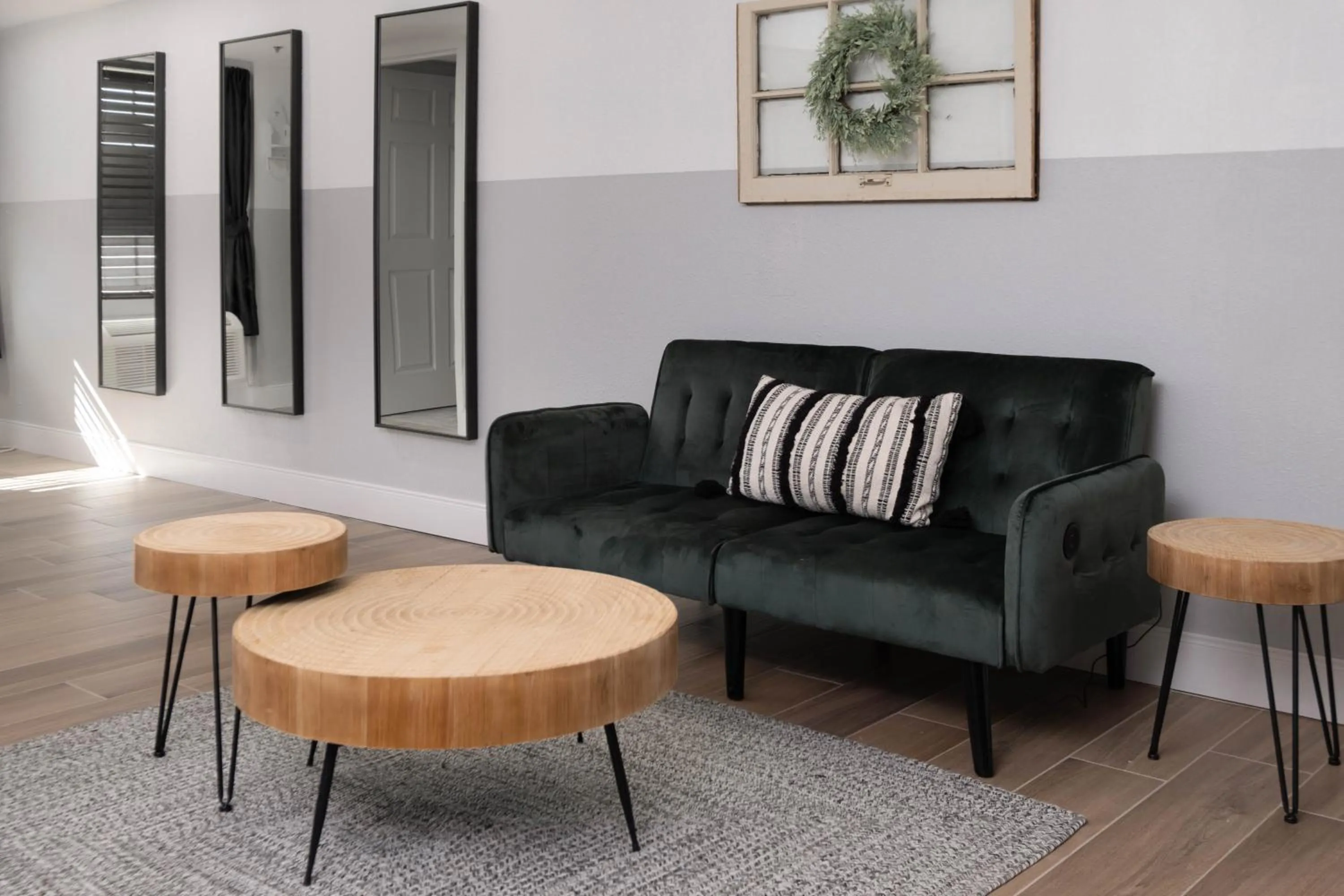 Seating area in Cactus Cove Inn and Suites