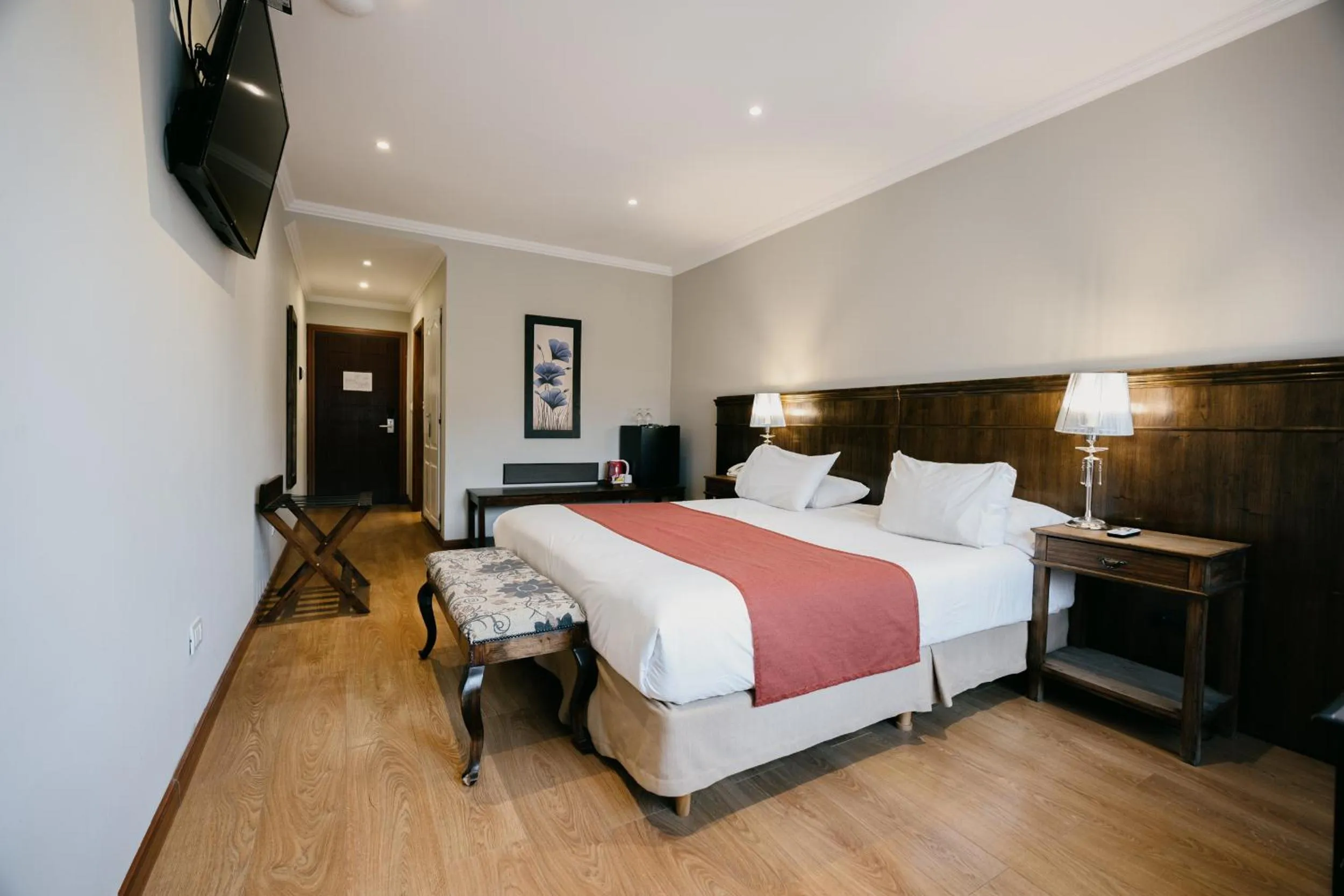 Bedroom, Bed in Chalten Suites Hotel