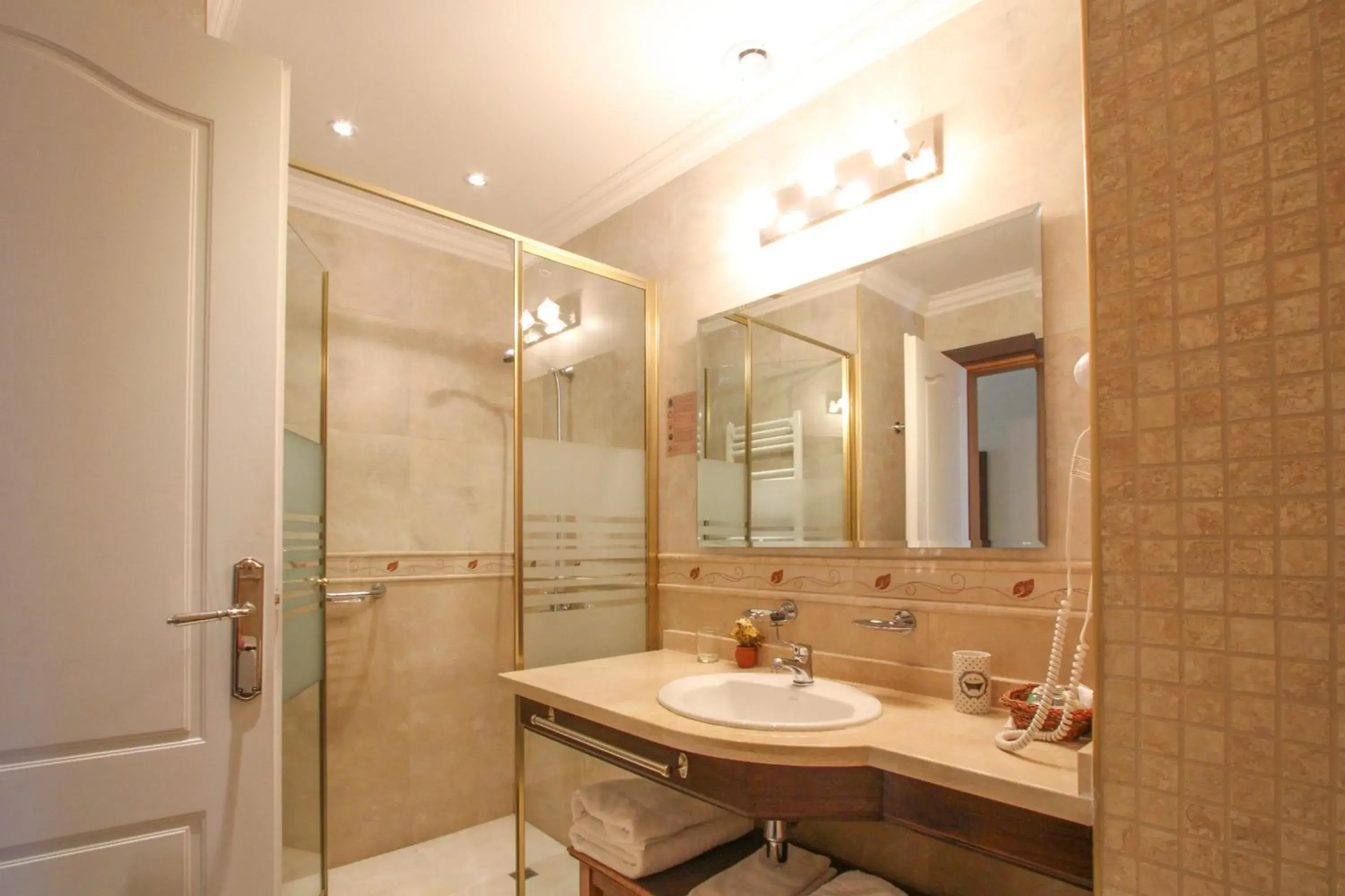 Standard Double or Twin Room in Chalten Suites Hotel Standard Double or Twin Room in Chalten Suites Hotel