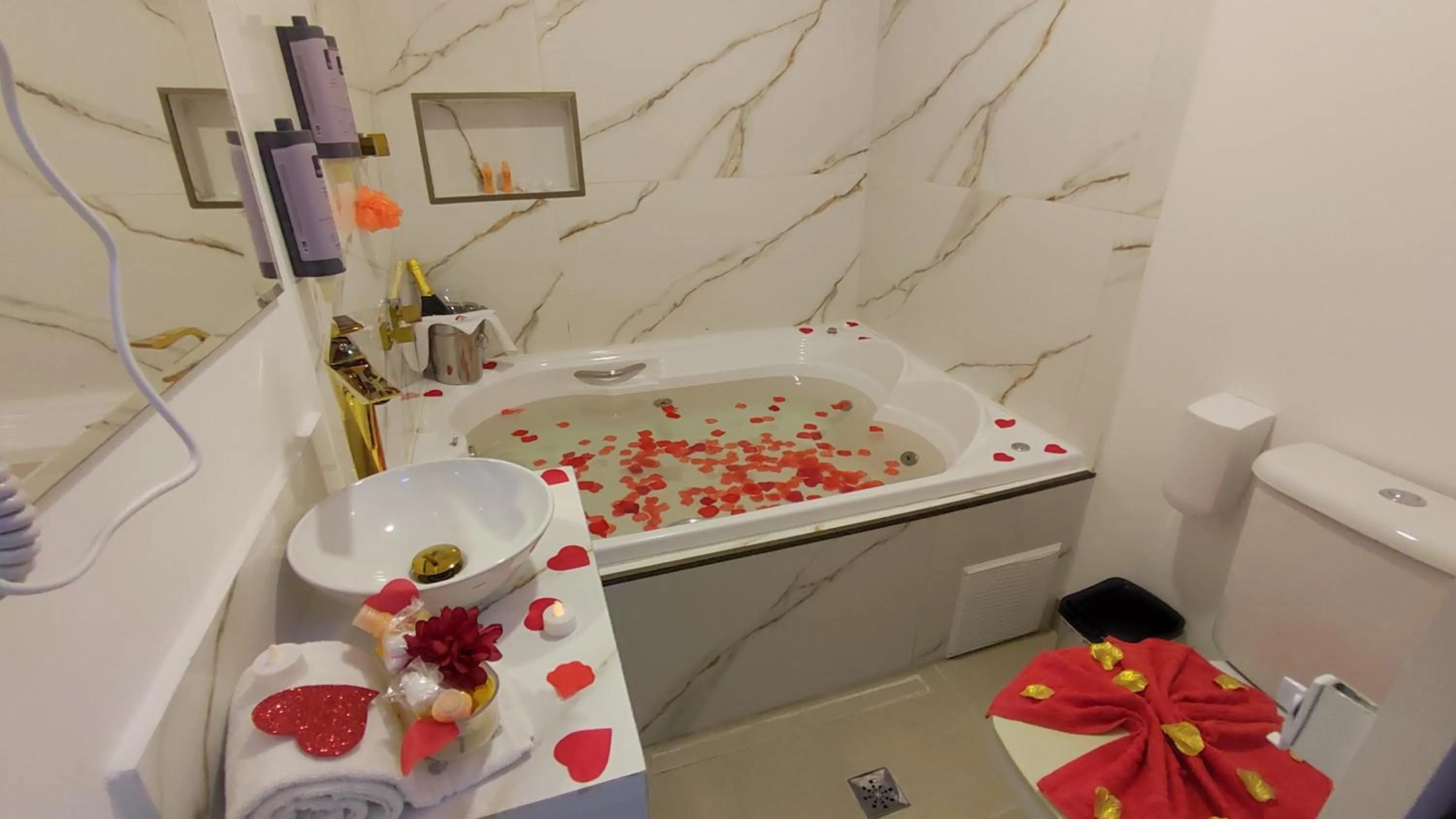 Decorative detail in Grand Hotel Guarujá - A sua Melhor Experiência Beira Mar na Praia!