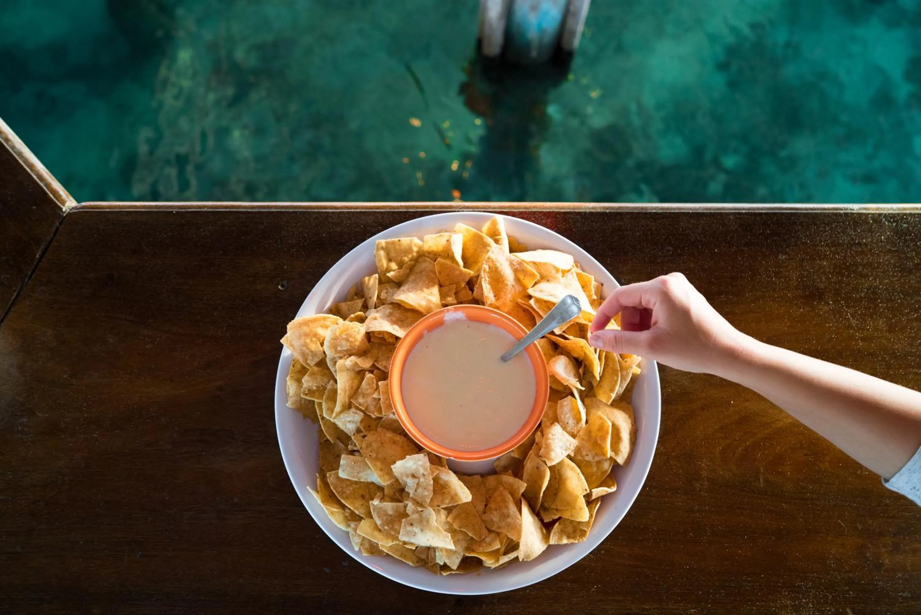 Food and drinks in Thatch Caye Resort a Muy'Ono Resort