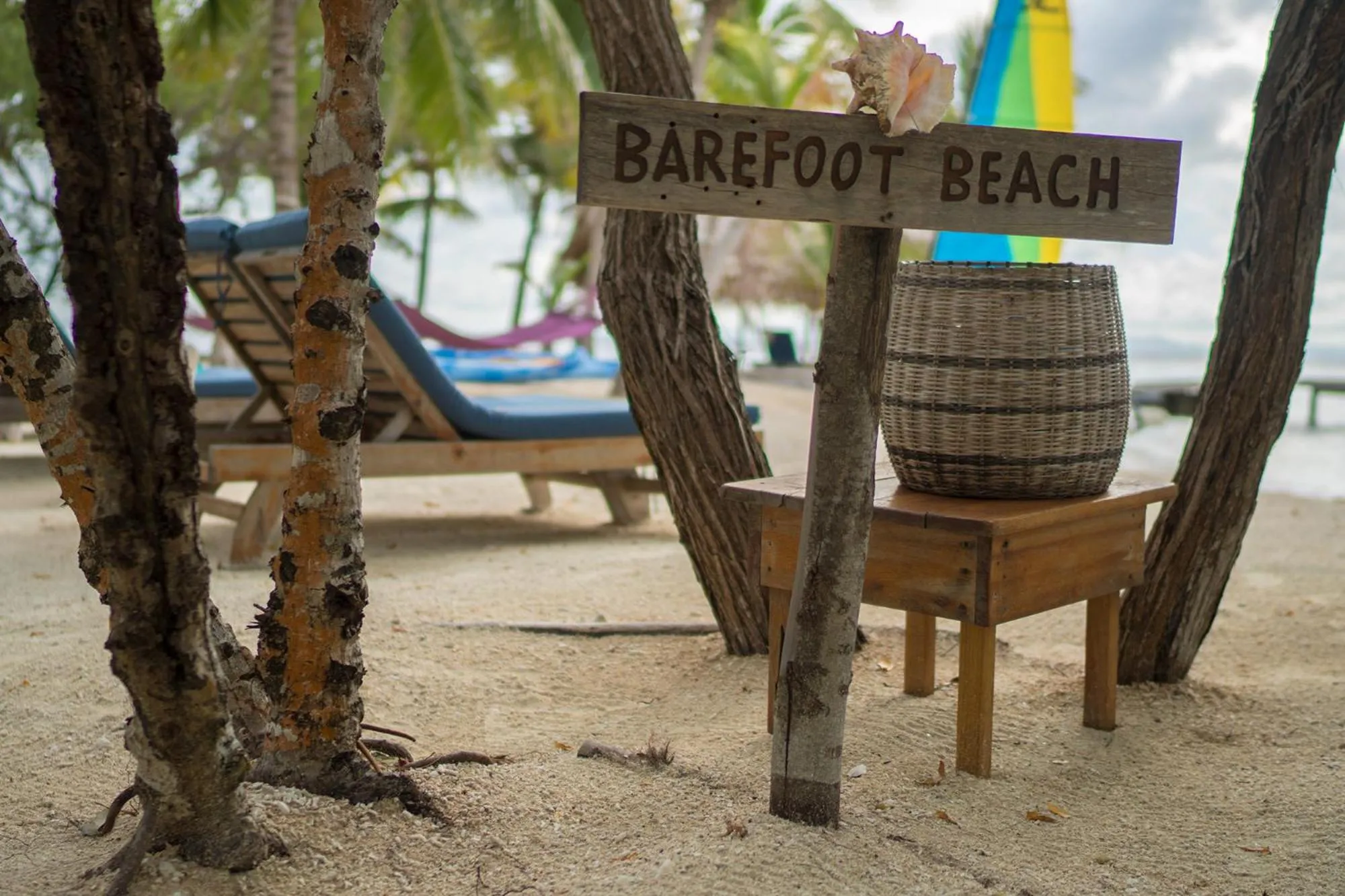 Beach in Thatch Caye Resort a Muy'Ono Resort