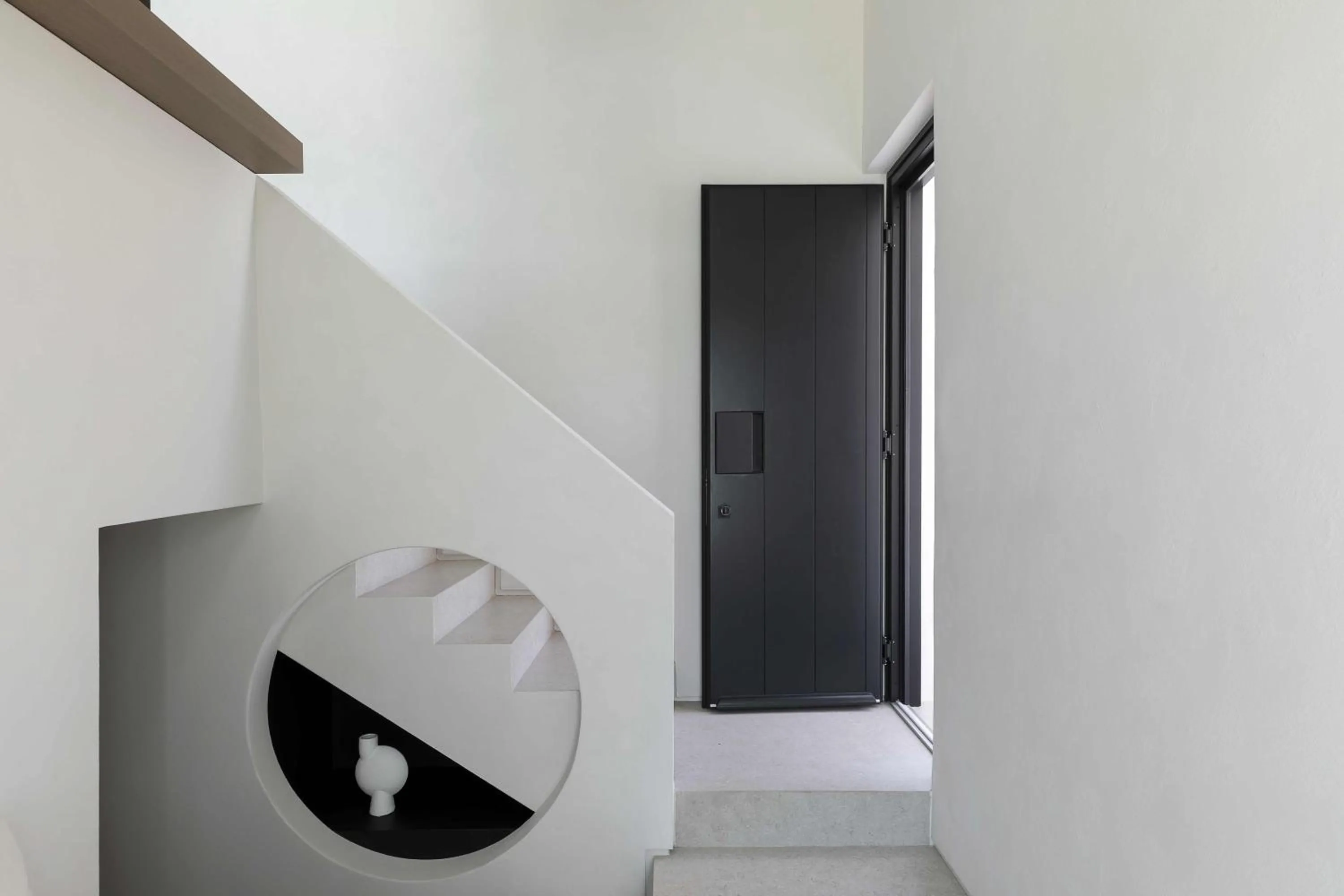 Facade/entrance in CUBIC Mykonos Seafront Design Suites