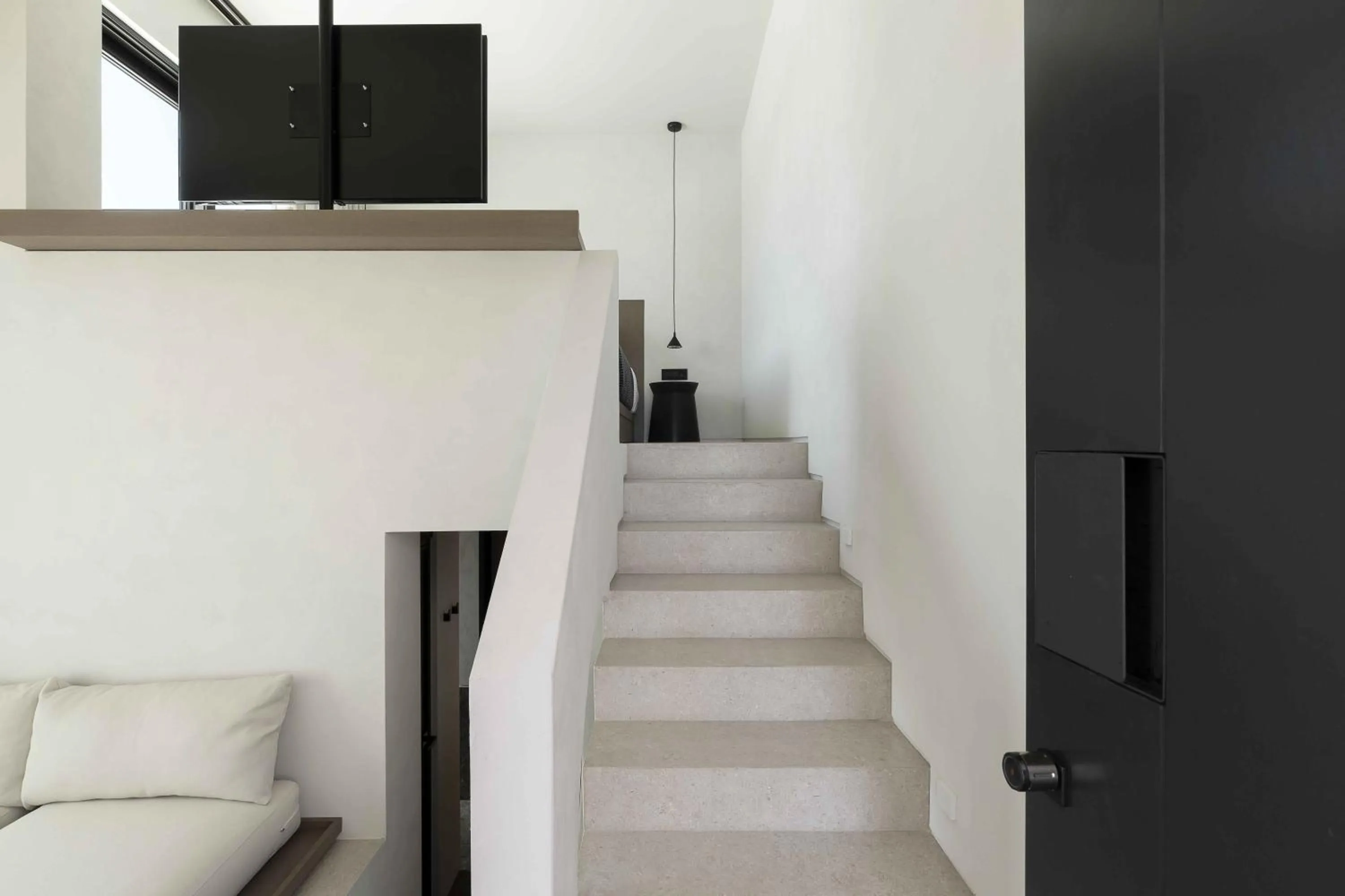 TV and multimedia in CUBIC Mykonos Seafront Design Suites