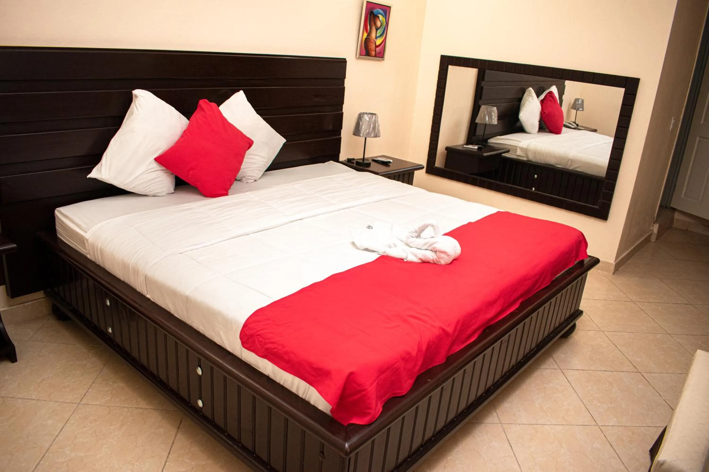 Bedroom, Bed in La Pepiniere Hotel