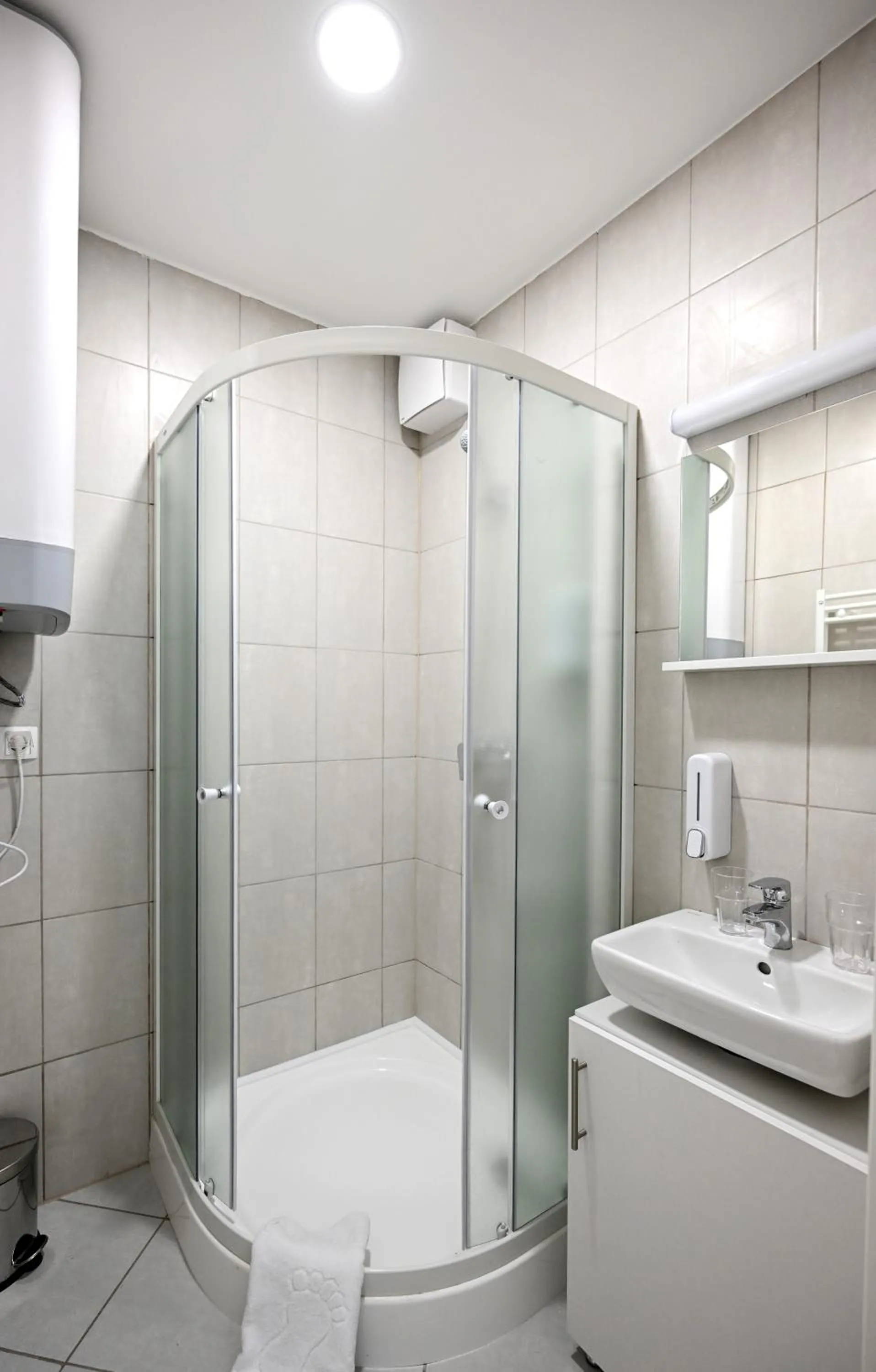 Shower in Lelle Hotel