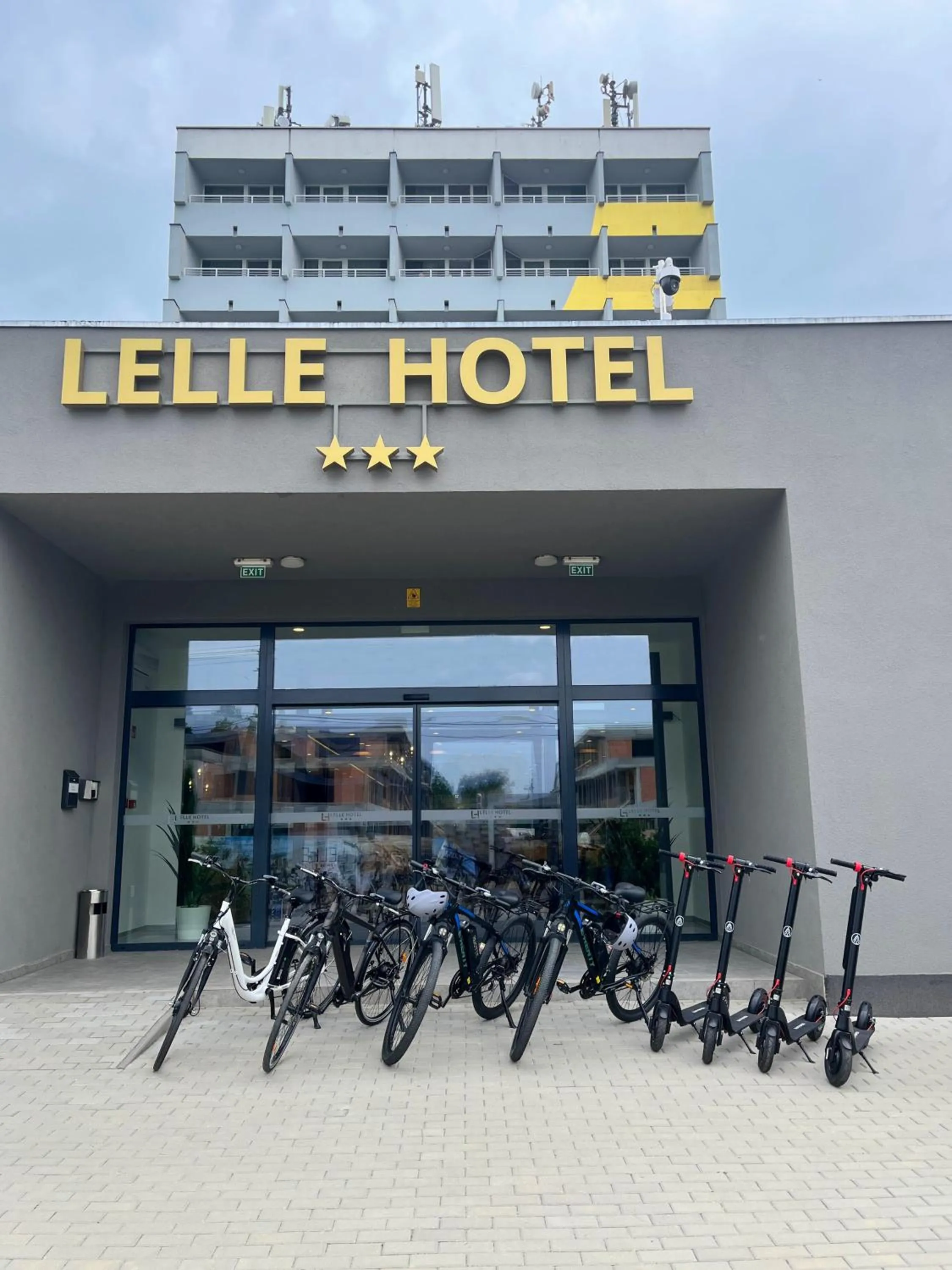 Cycling in Lelle Hotel