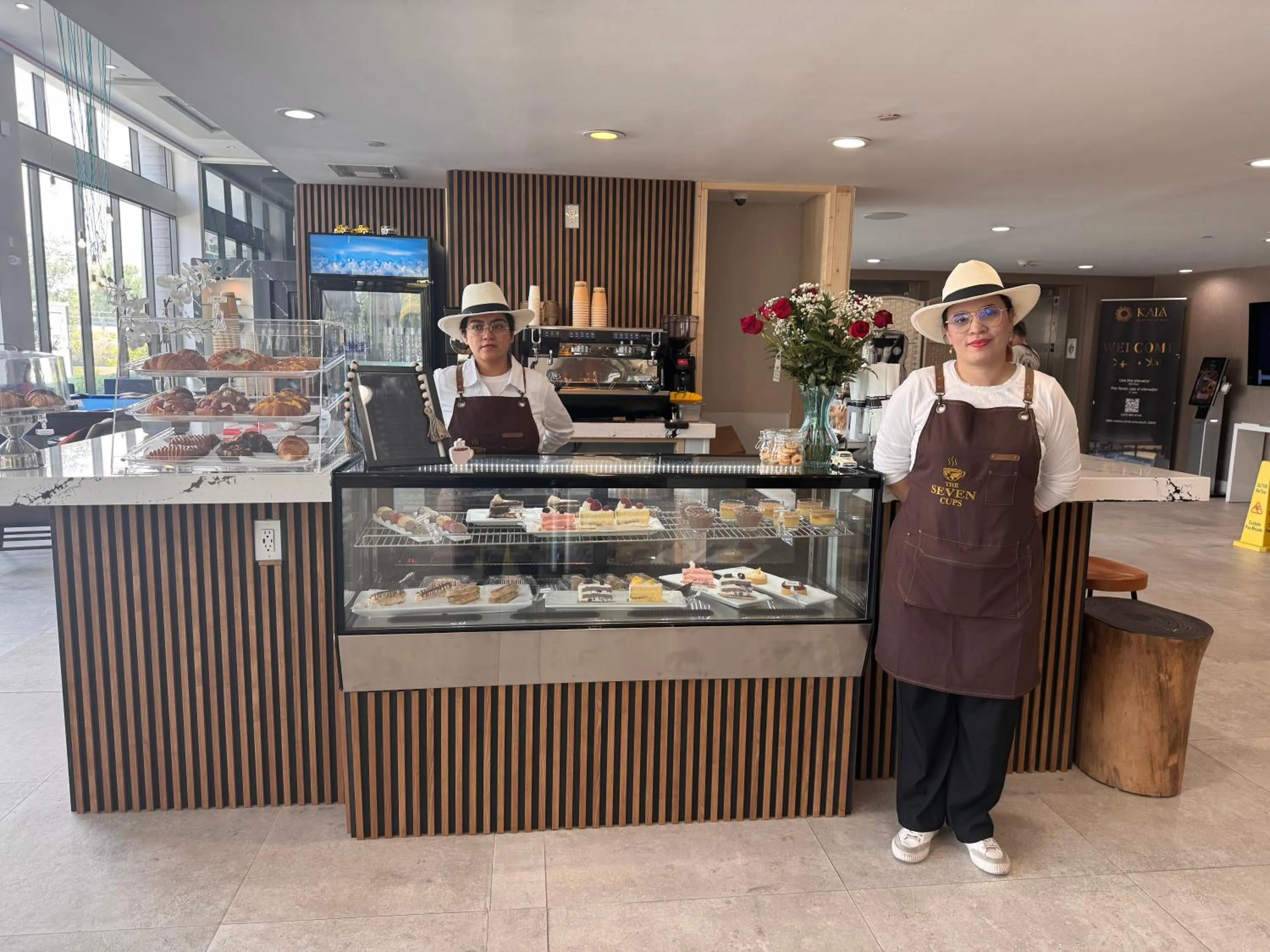 Restaurant/places to eat in Cambria Hotel Orlando near Universal Theme Parks