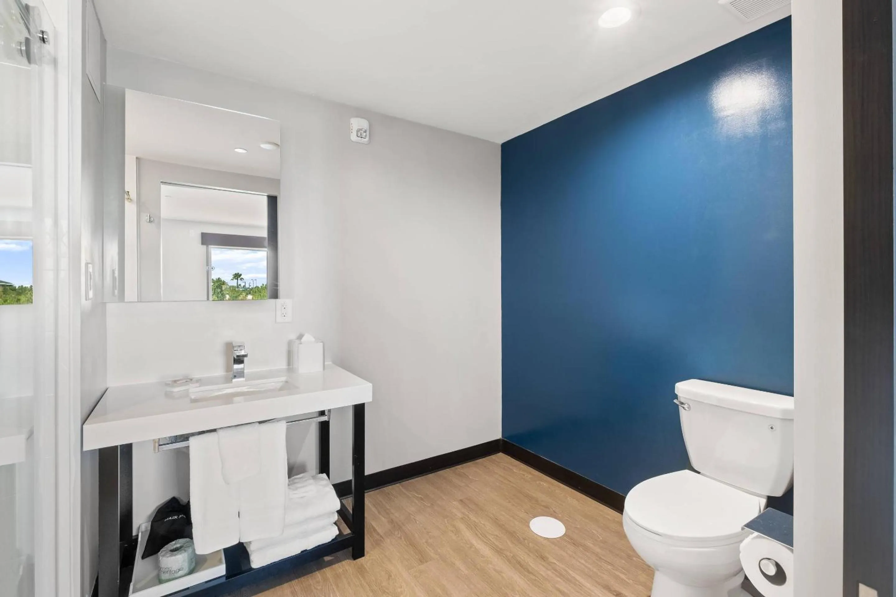 Bedroom in Cambria Hotel Orlando near Universal Theme Parks