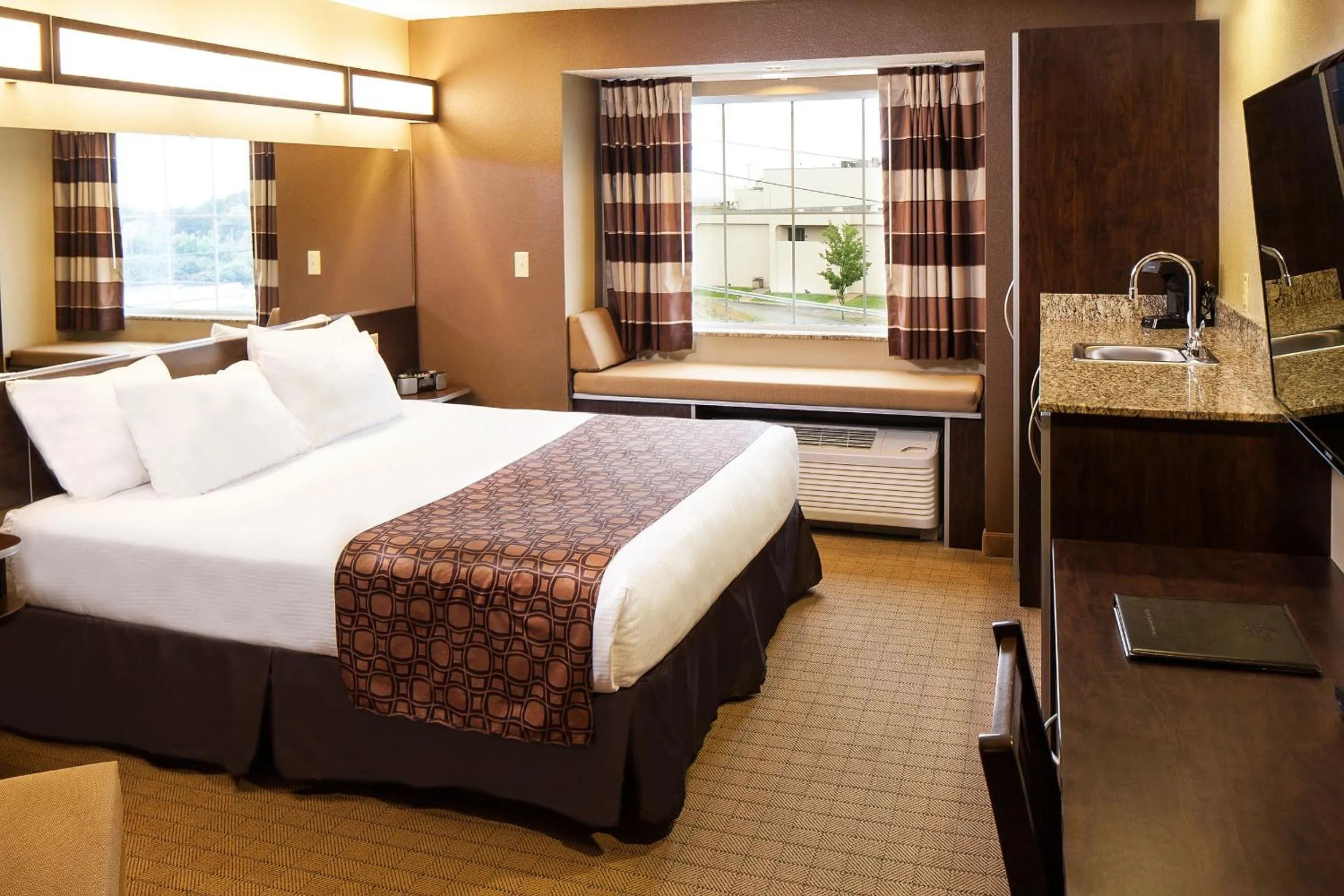 Bed in Microtel Inn & Suites by Wyndham St Clairsville - Wheeling