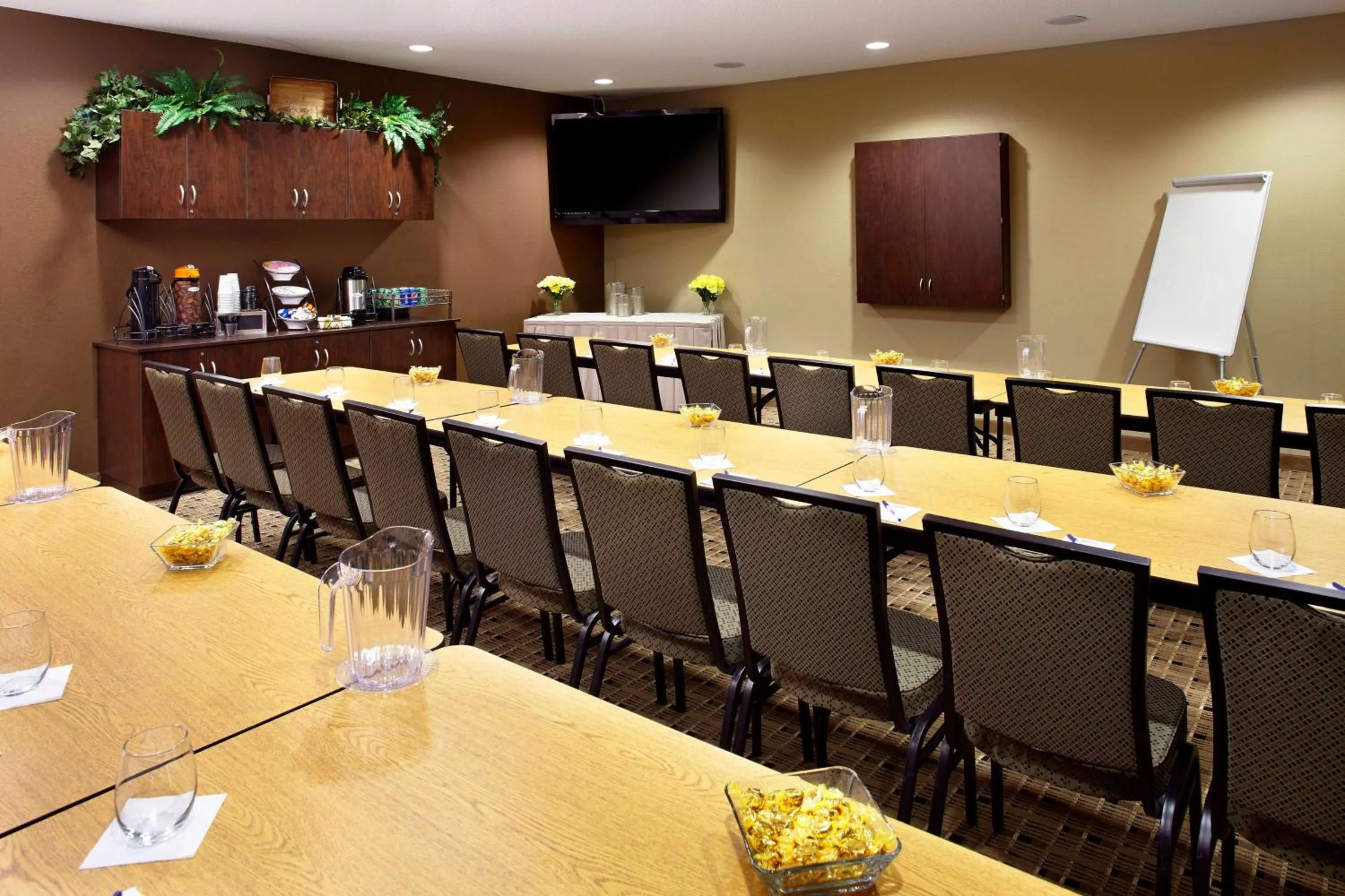 Meeting/conference room in Microtel Inn & Suites by Wyndham St Clairsville - Wheeling