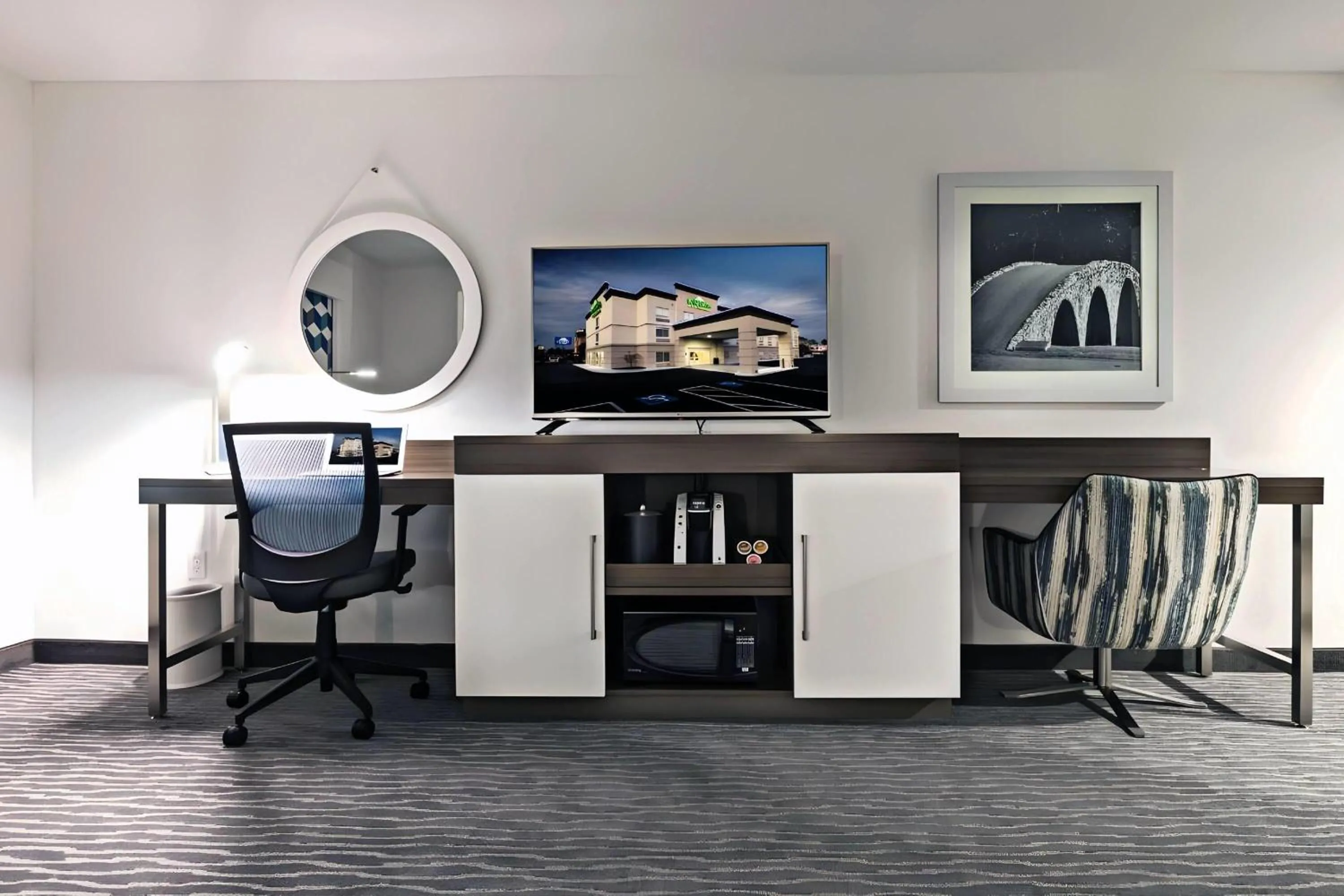 Photo of the whole room in Wingate Augusta Washington Road by Wyndham