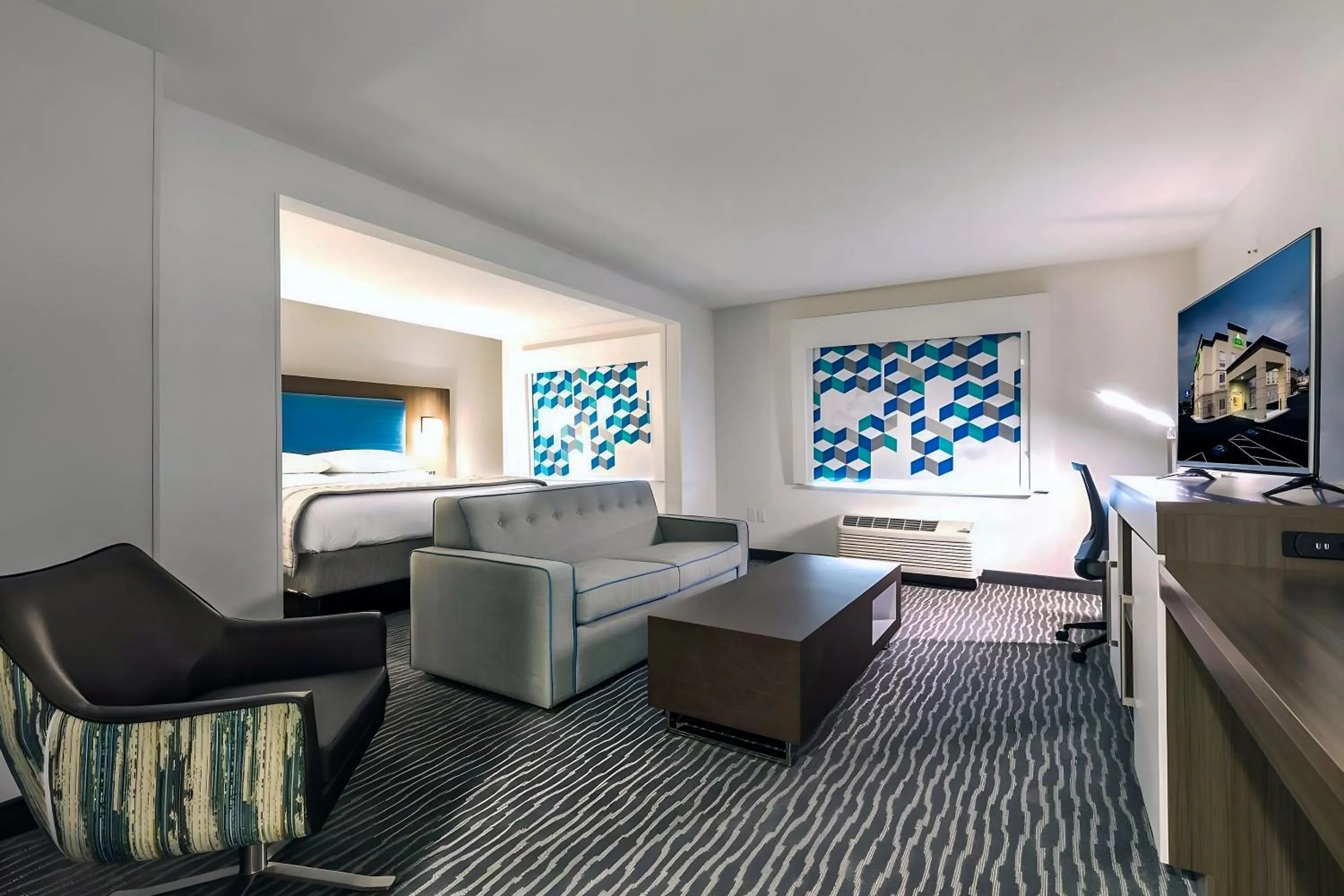 TV and multimedia in Wingate Augusta Washington Road by Wyndham