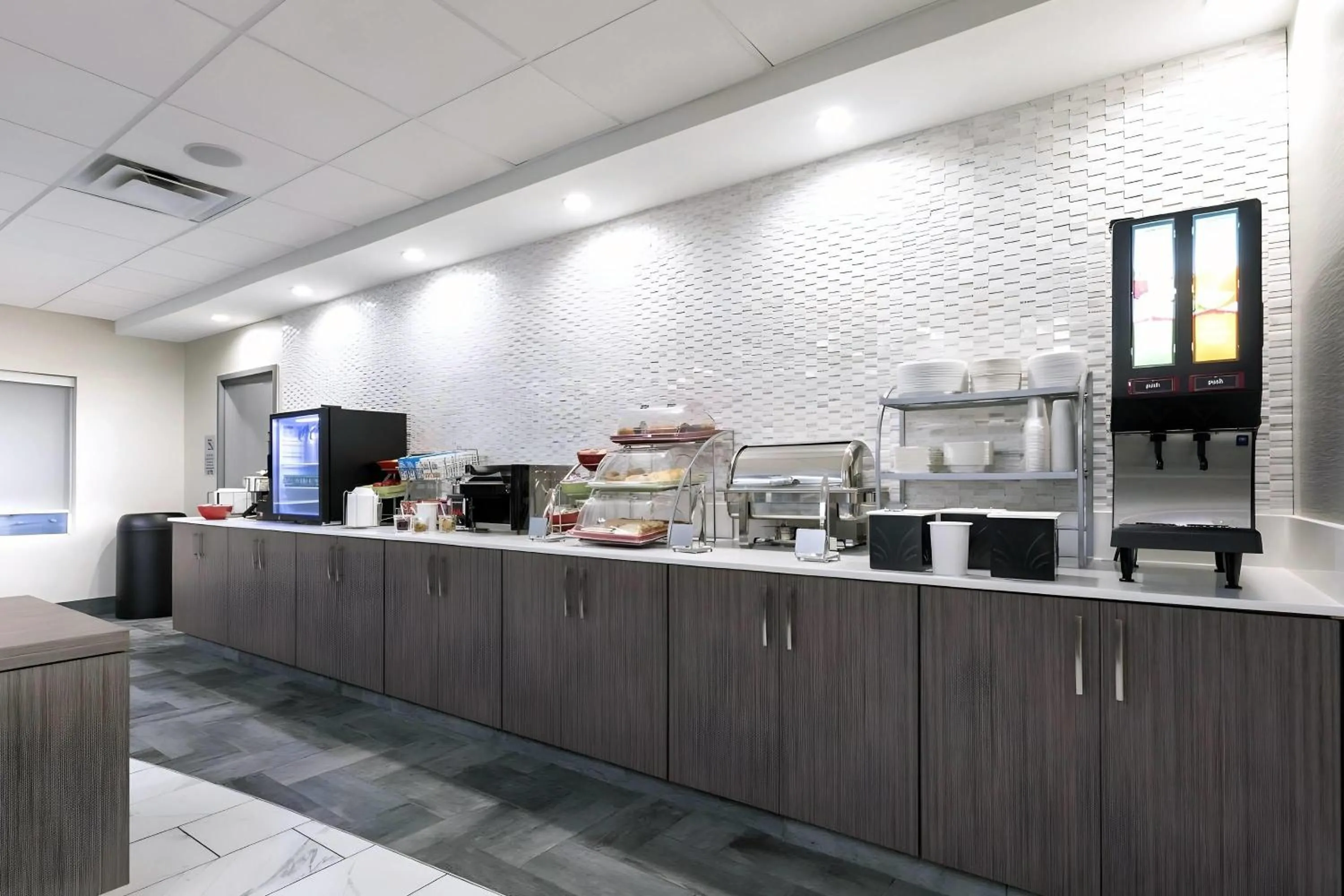 Restaurant/places to eat in Wingate Augusta Washington Road by Wyndham