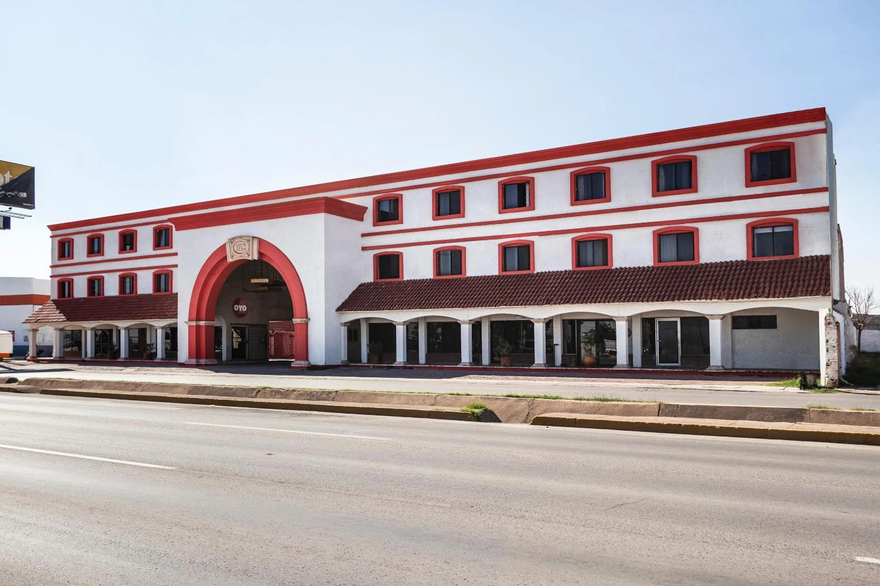 Facade/entrance in OYO Hotel Real Del Sur, Estadio Chihuahua
