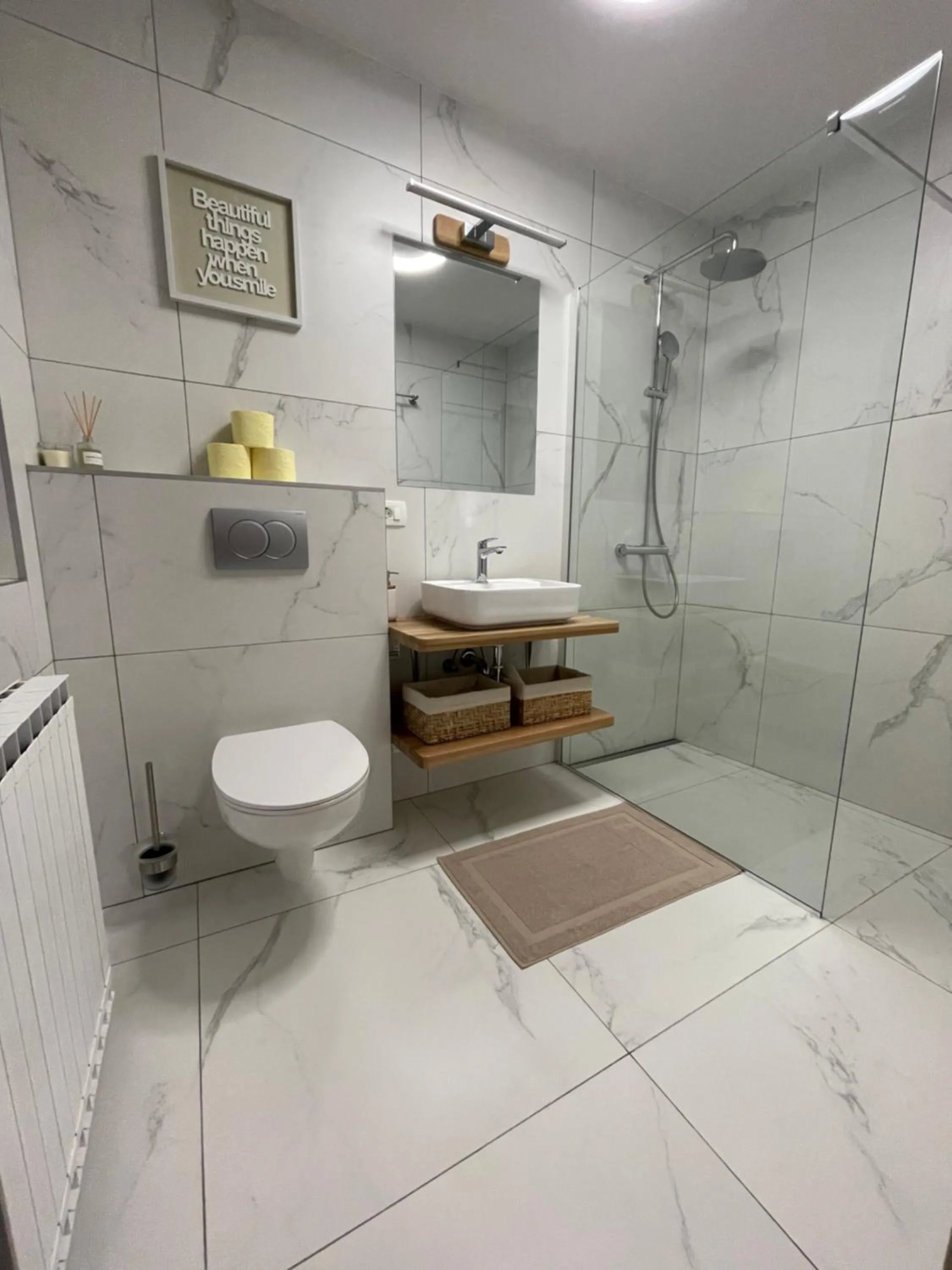 Bathroom in Apartma Guide 360