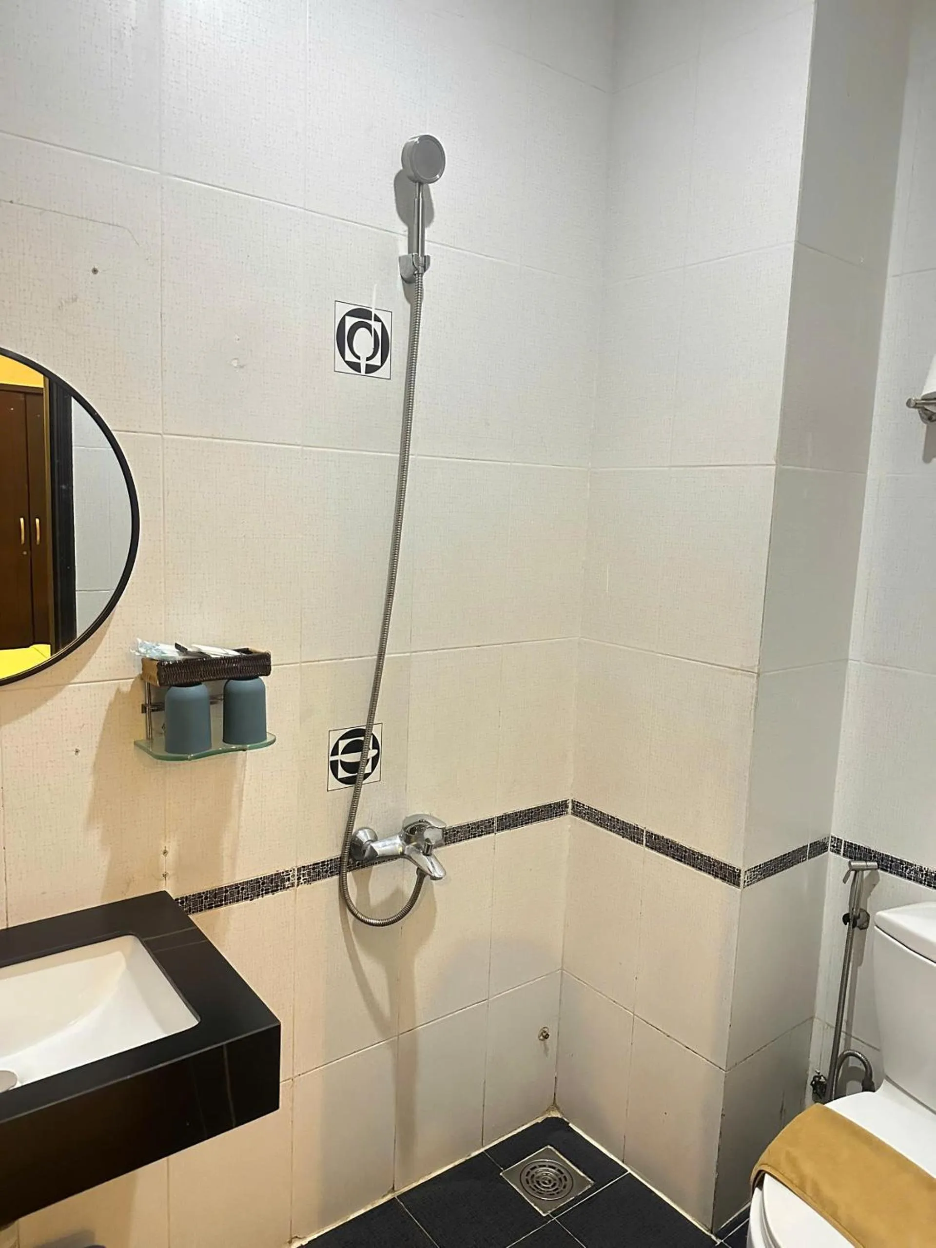 Shower in Nicecy Daily - Bui Vien Walking Street