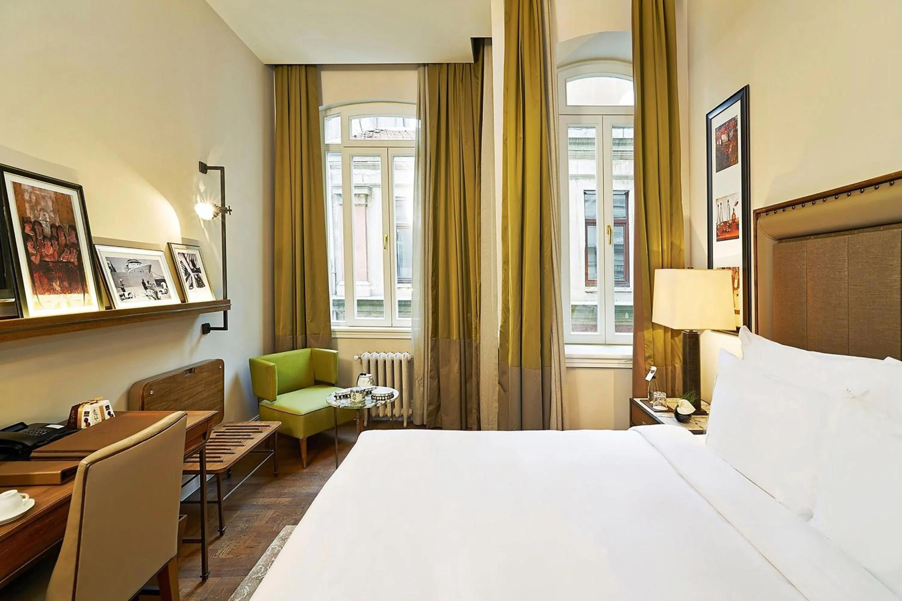 Photo of the whole room, Bed in The Bank Hotel Istanbul, a Member of Design Hotels
