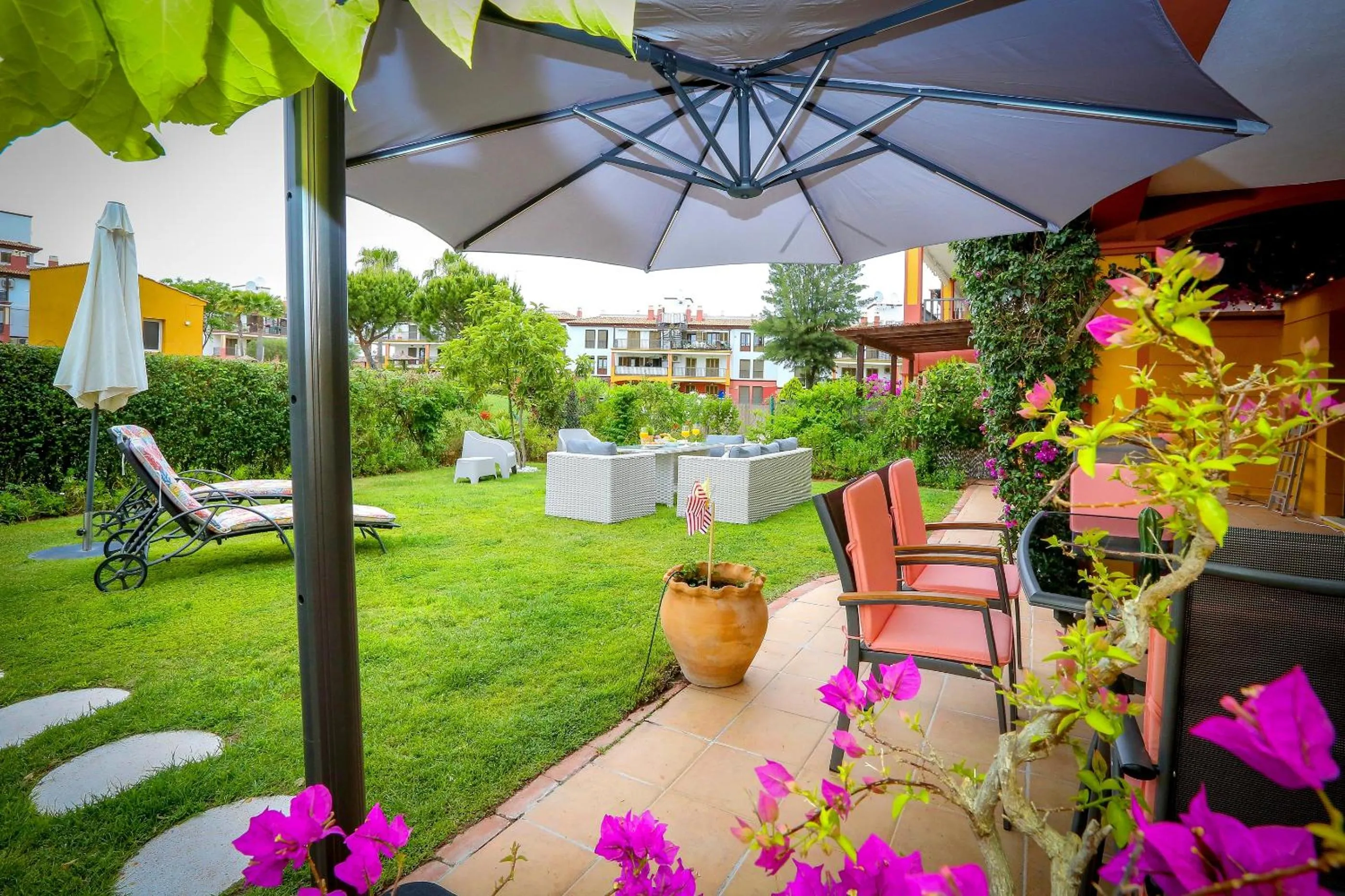 Garden in Pura Villa- Buganvillas Ayamonte