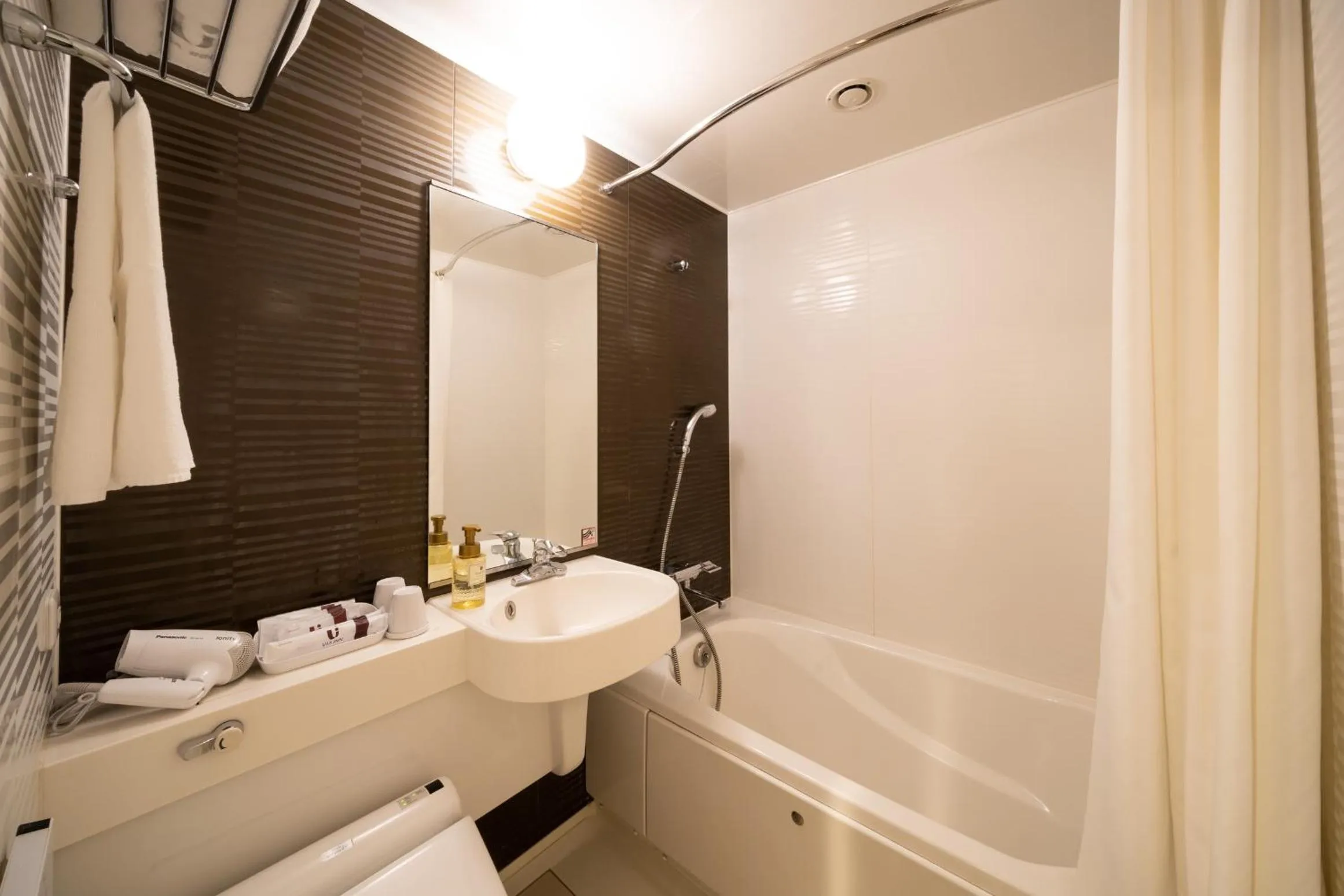 Shower in Via Inn Higashiginza