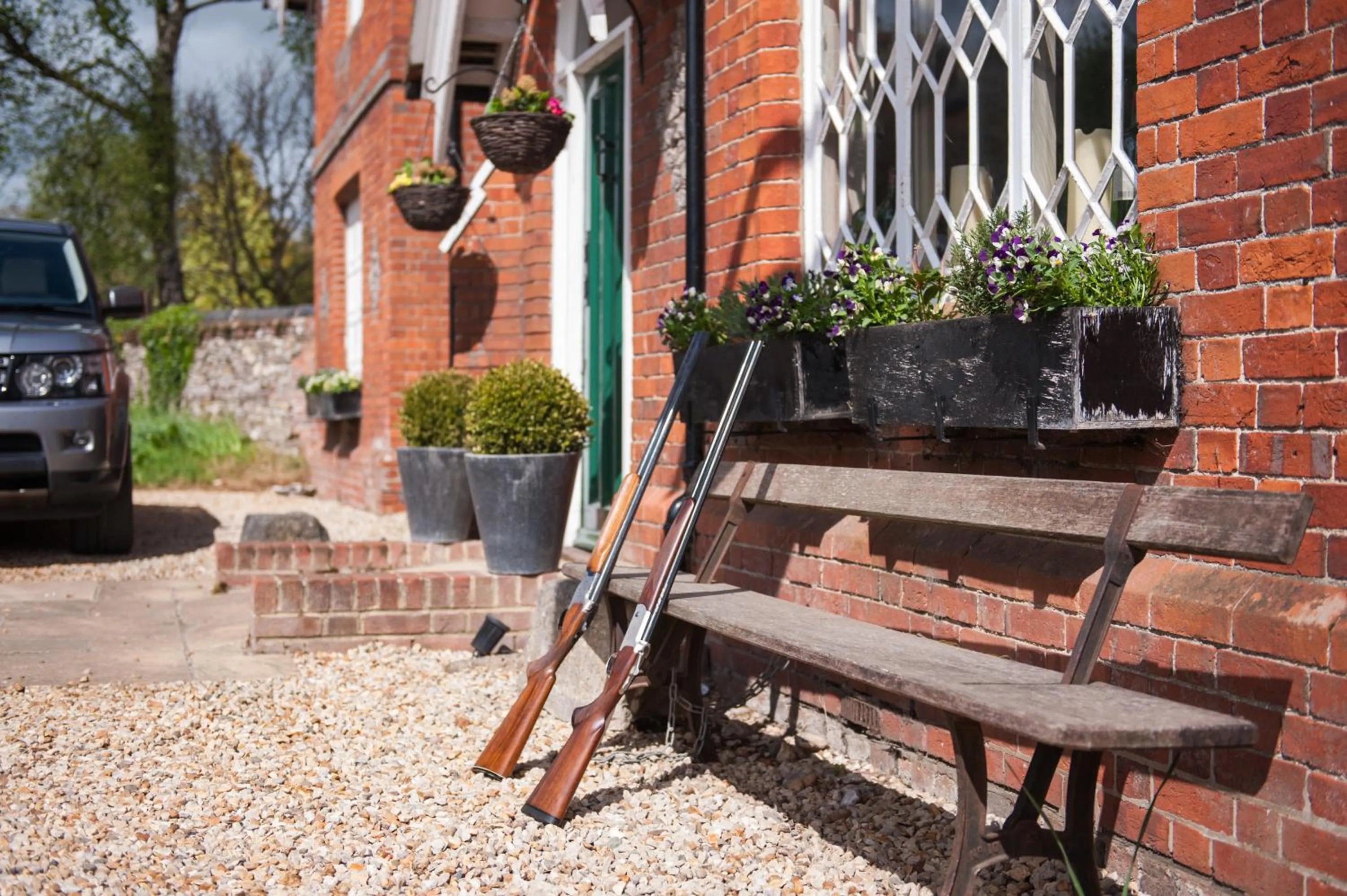 Facade/entrance in The Peat Spade Inn