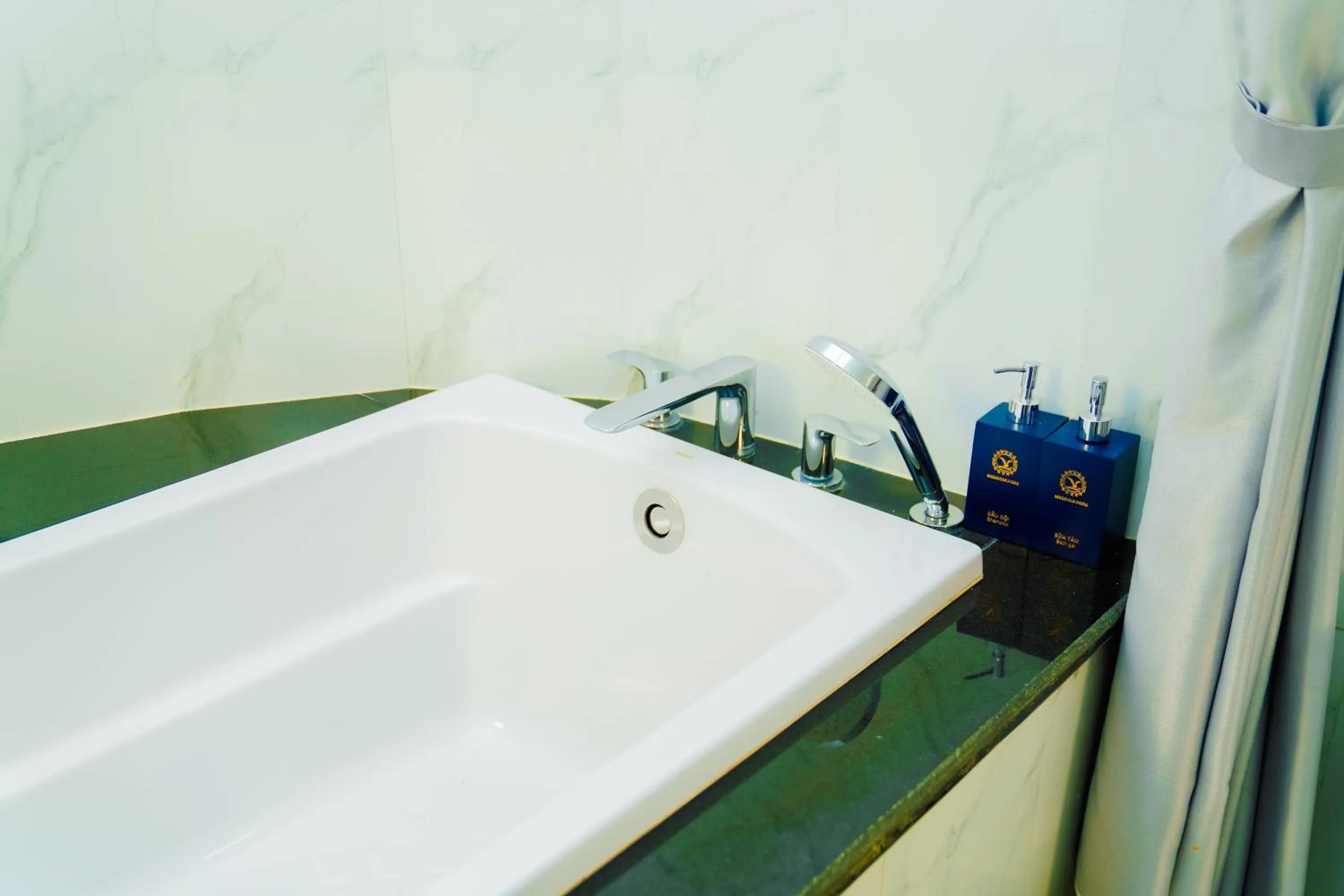 Shower in MEDDOM Park