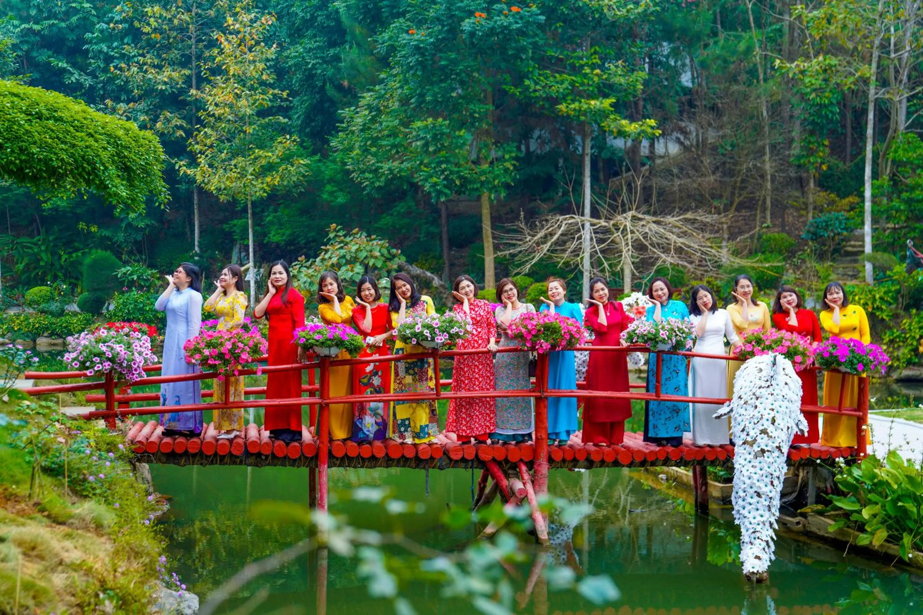 Property building in MEDDOM Park