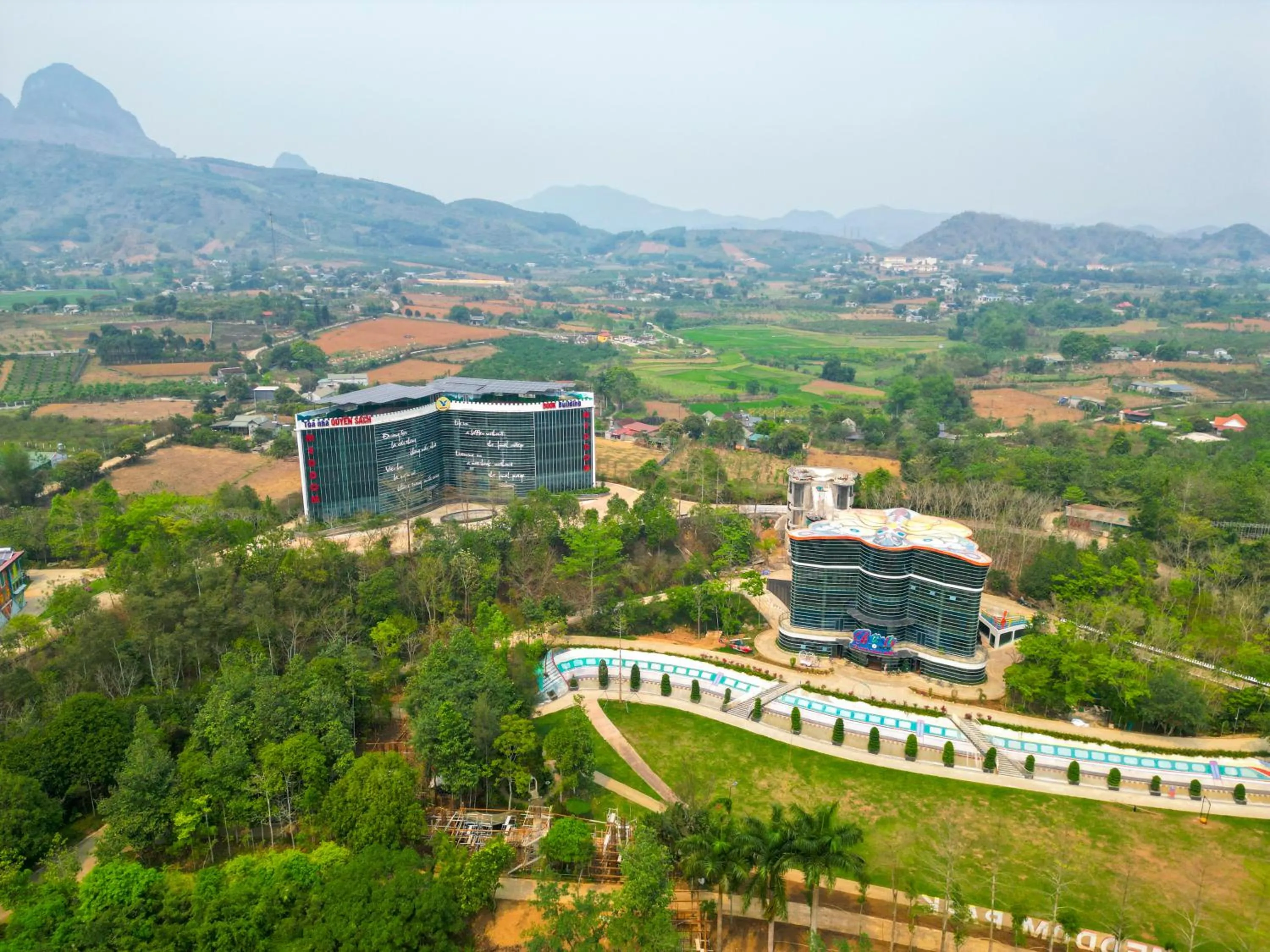 Property building in MEDDOM Park