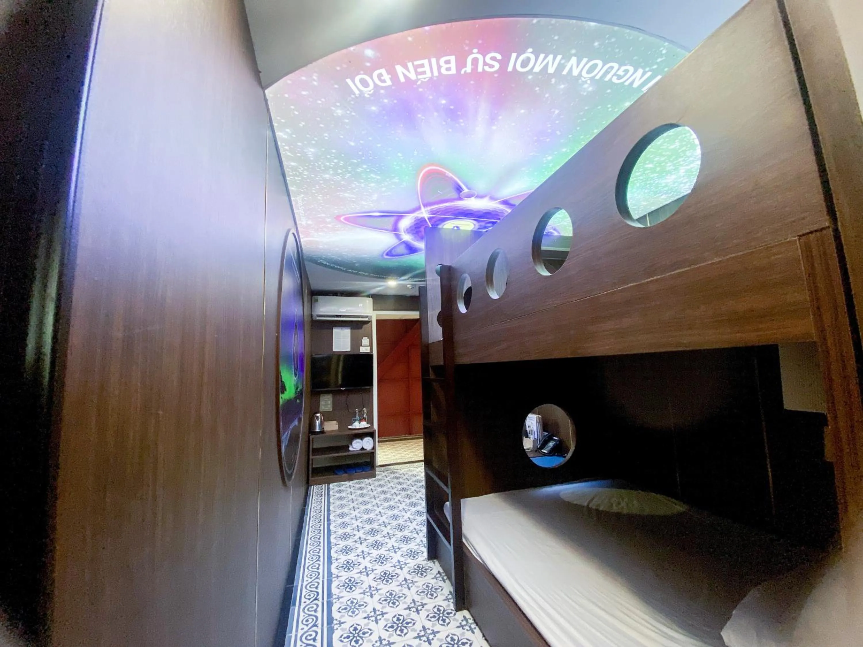 bunk bed, Bed in MEDDOM Park