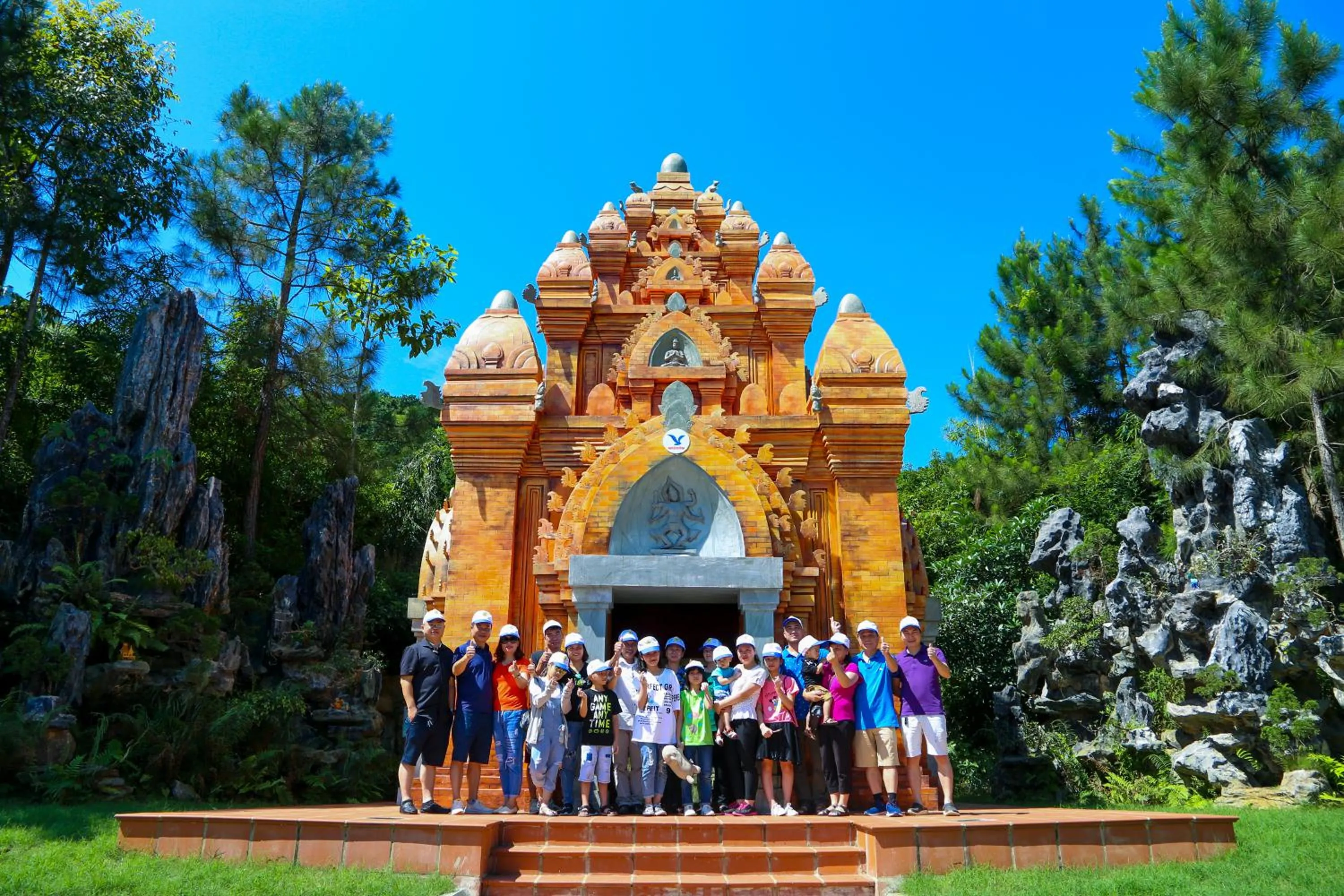 Property building in MEDDOM Park