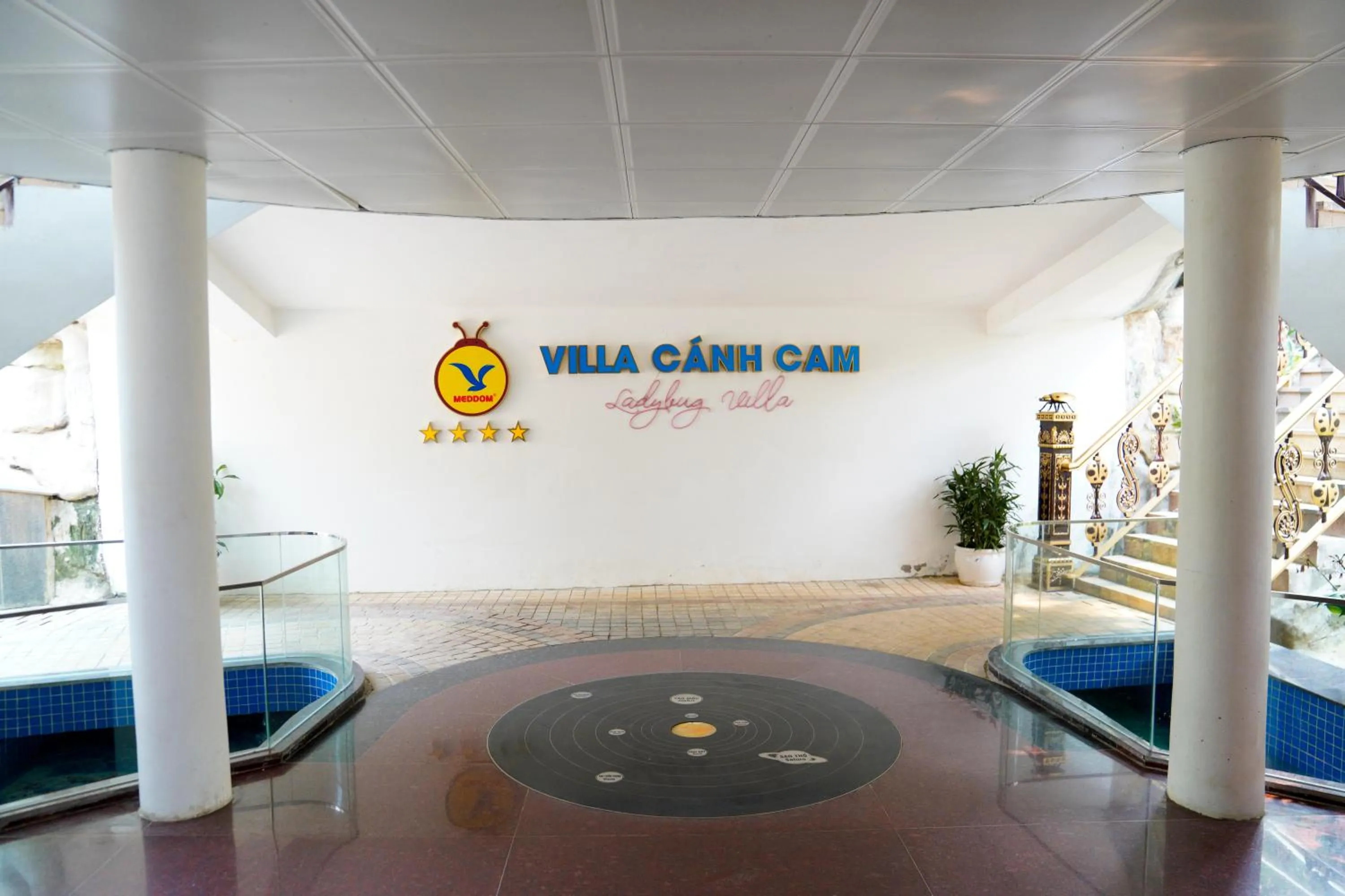 Property building in MEDDOM Park