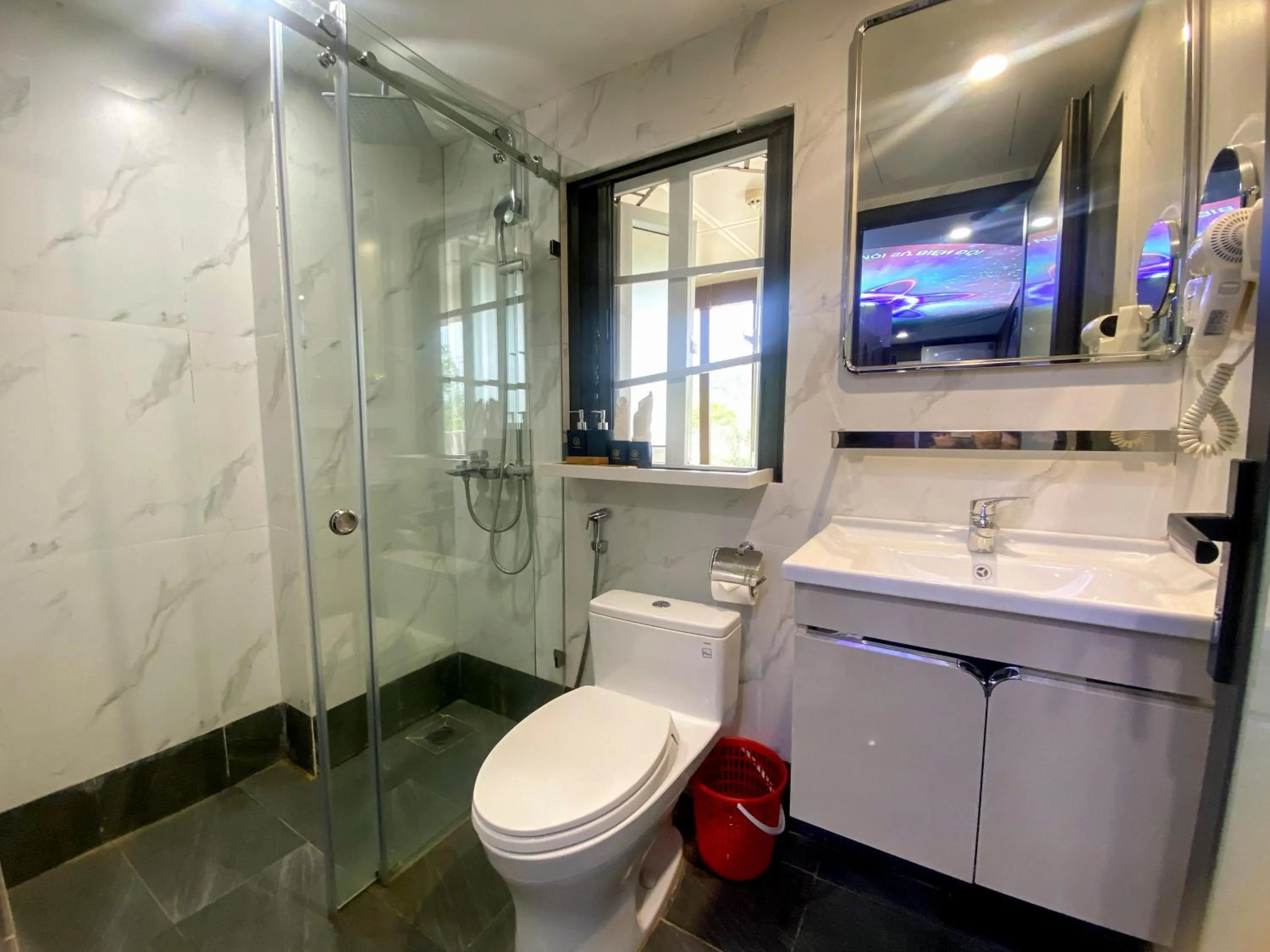 Toilet in MEDDOM Park