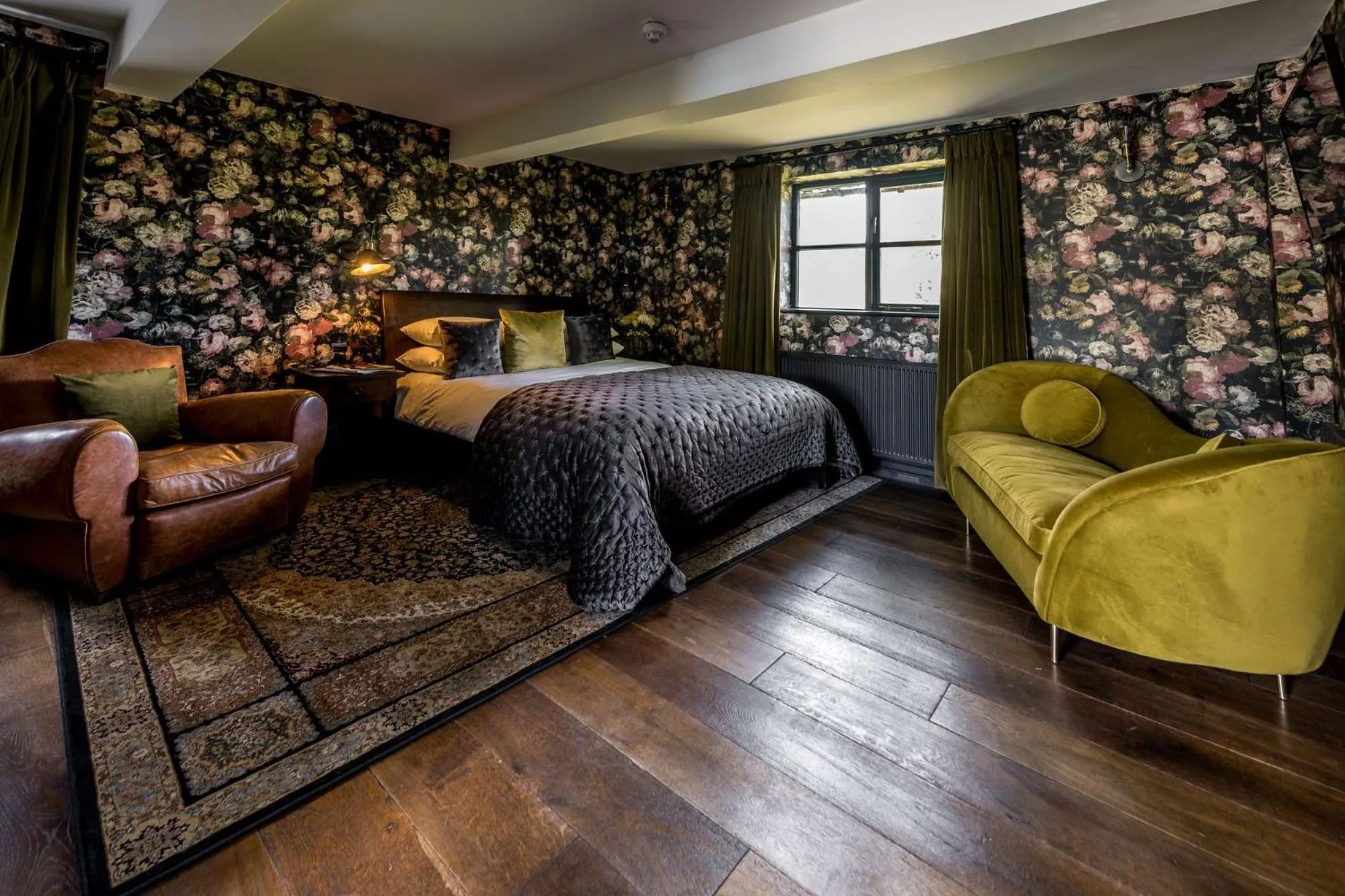 Bed in The Queen's Arms