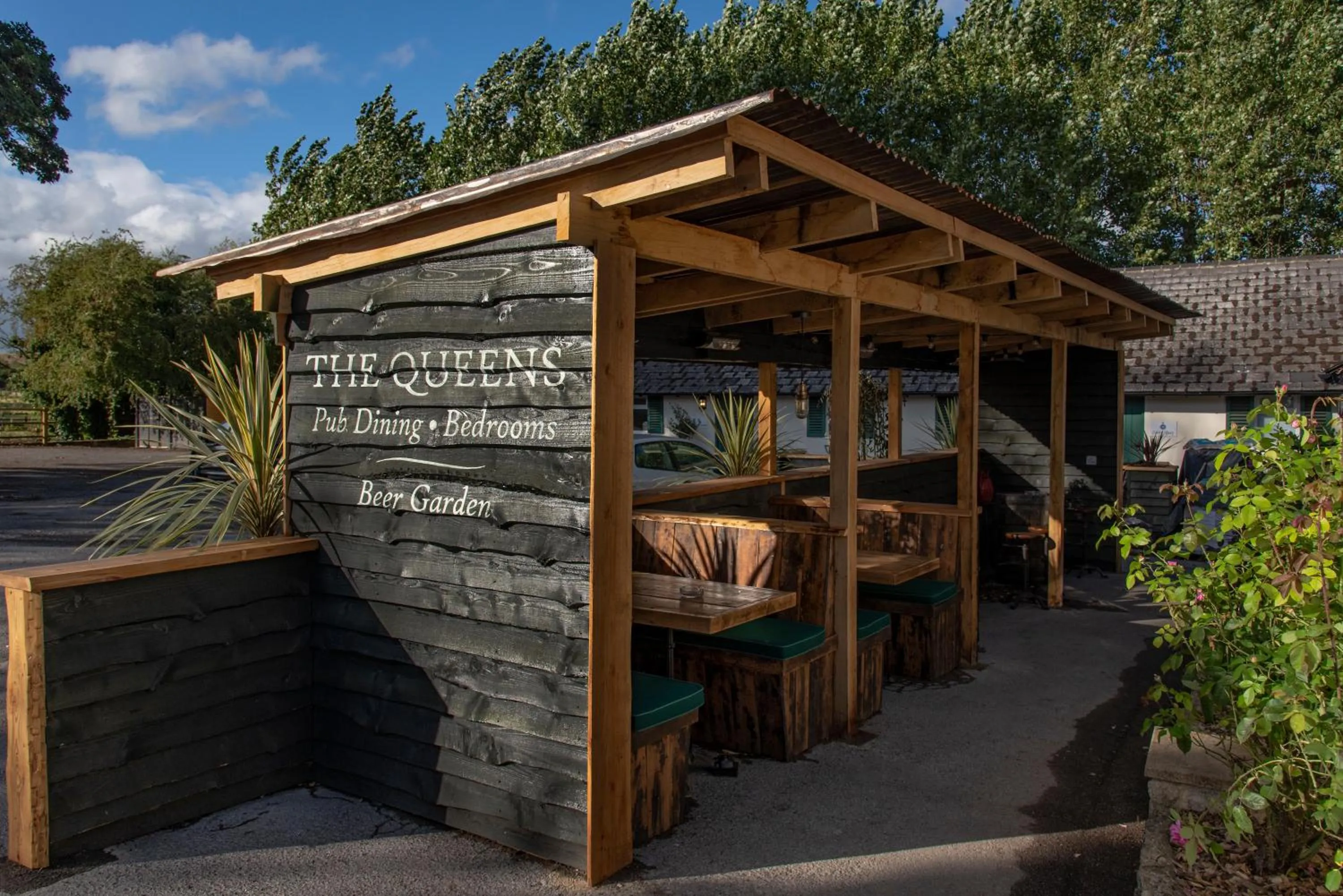 Patio in The Queen's Arms
