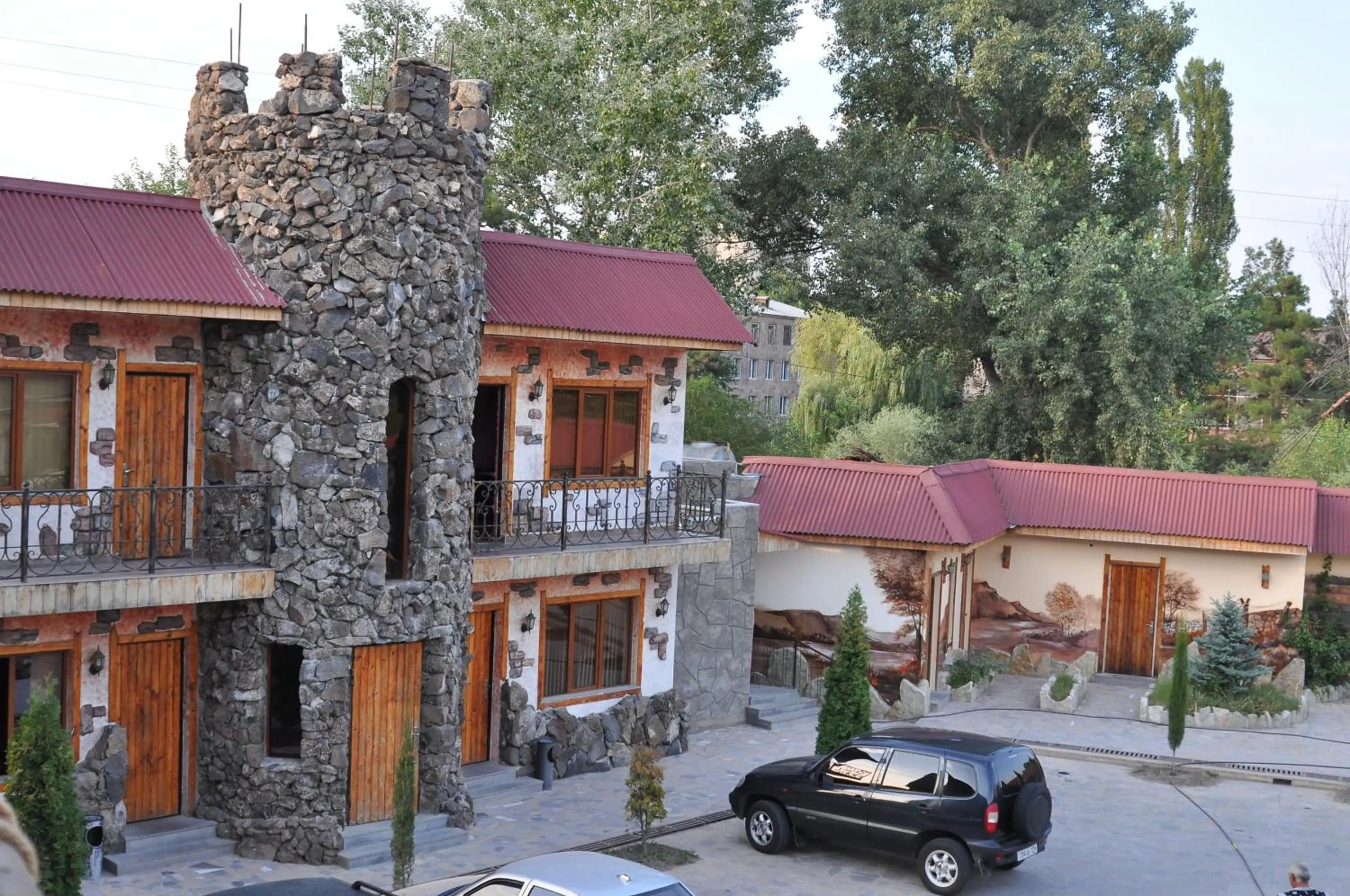 Mayisyan Kamurj Hotel